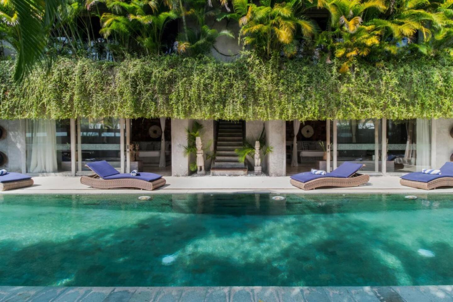 Lavish 5 Bed, Sleeps 10, Butler, Daily Breakfast Villa Canggu (Bali)