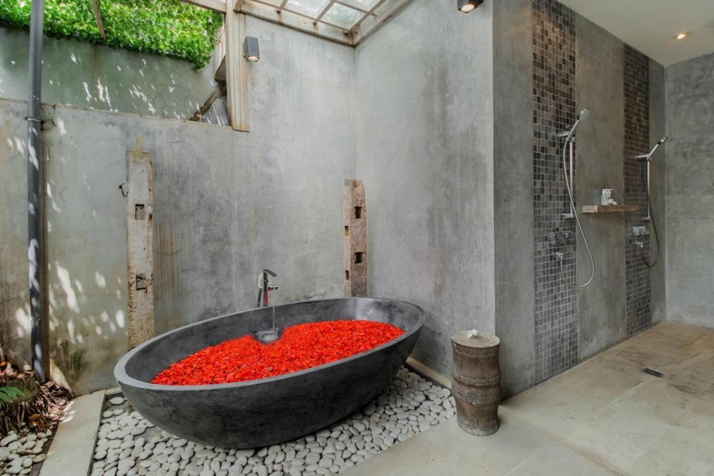 Villa Lavish 5 Bed, Sleeps 10, Butler, Daily Breakfast *