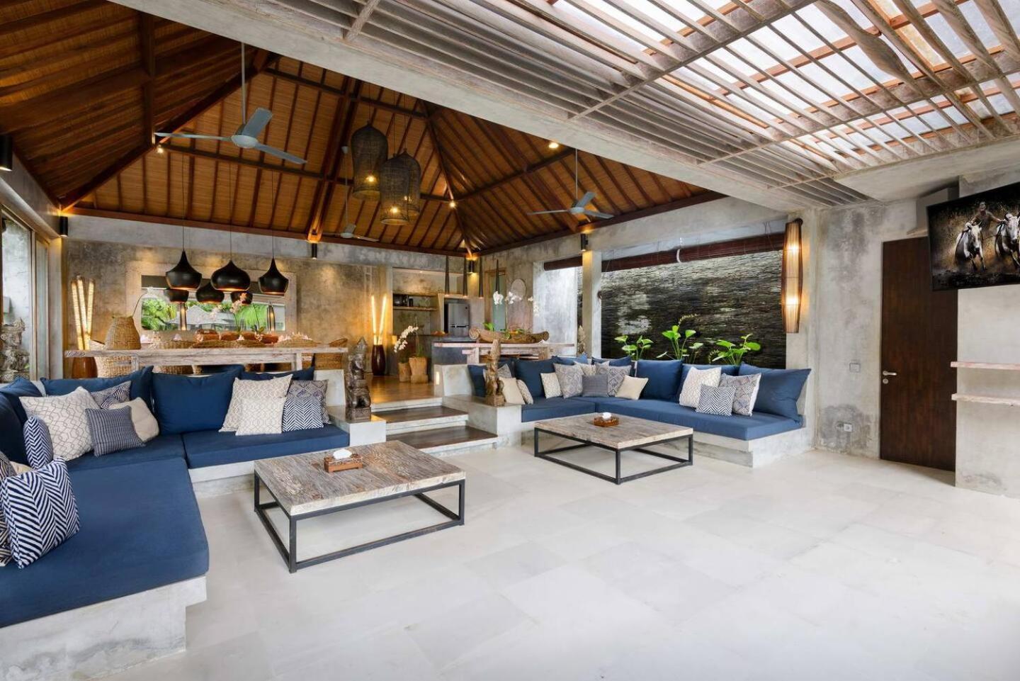 Villa Lavish 5 Bed, Sleeps 10, Butler, Daily Breakfast Canggu (Bali)