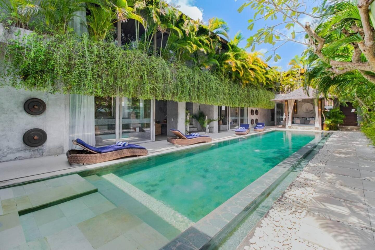 Lavish 5 Bed, Sleeps 10, Butler, Daily Breakfast * Canggu (Bali)
