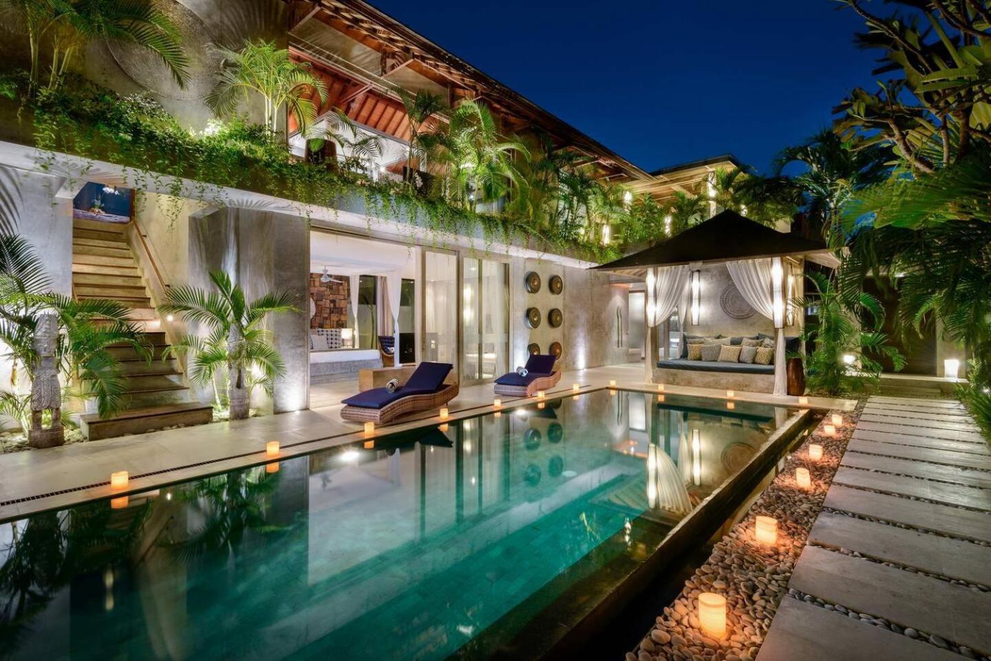Lavish 5 Bed, Sleeps 10, Butler, Daily Breakfast Villa Canggu (Bali)