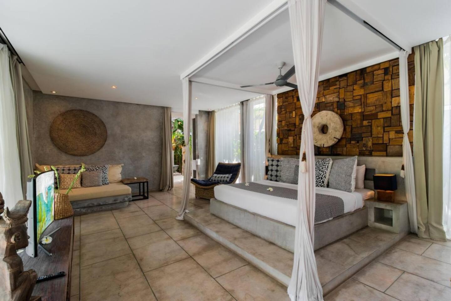 Lavish 5 Bed, Sleeps 10, Butler, Daily Breakfast * Canggu (Bali)