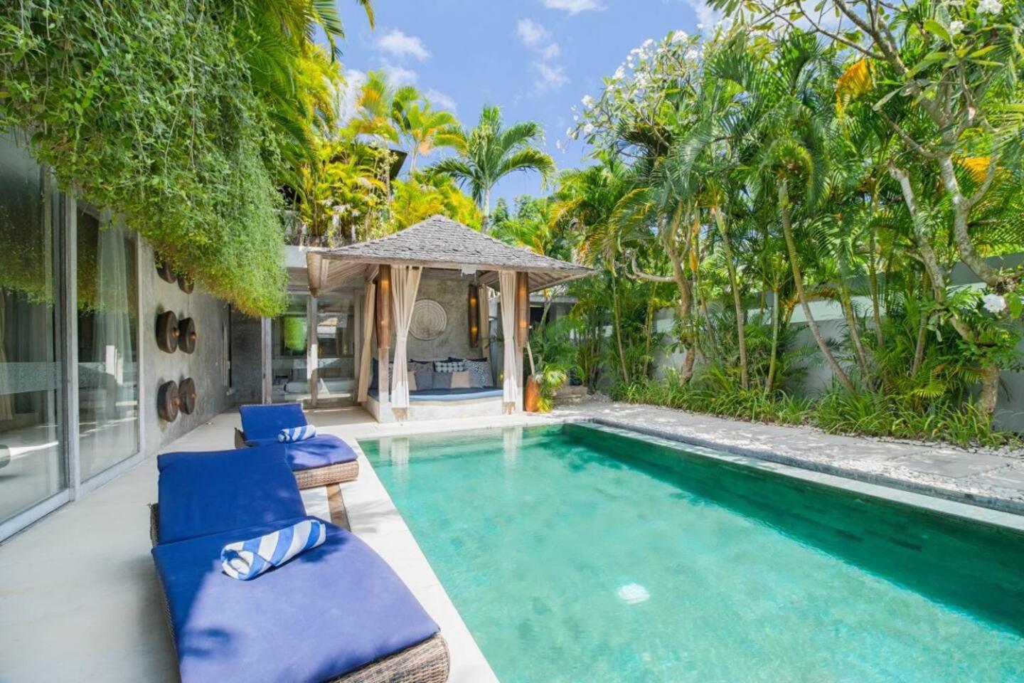 Lavish 5 Bed, Sleeps 10, Butler, Daily Breakfast Villa *