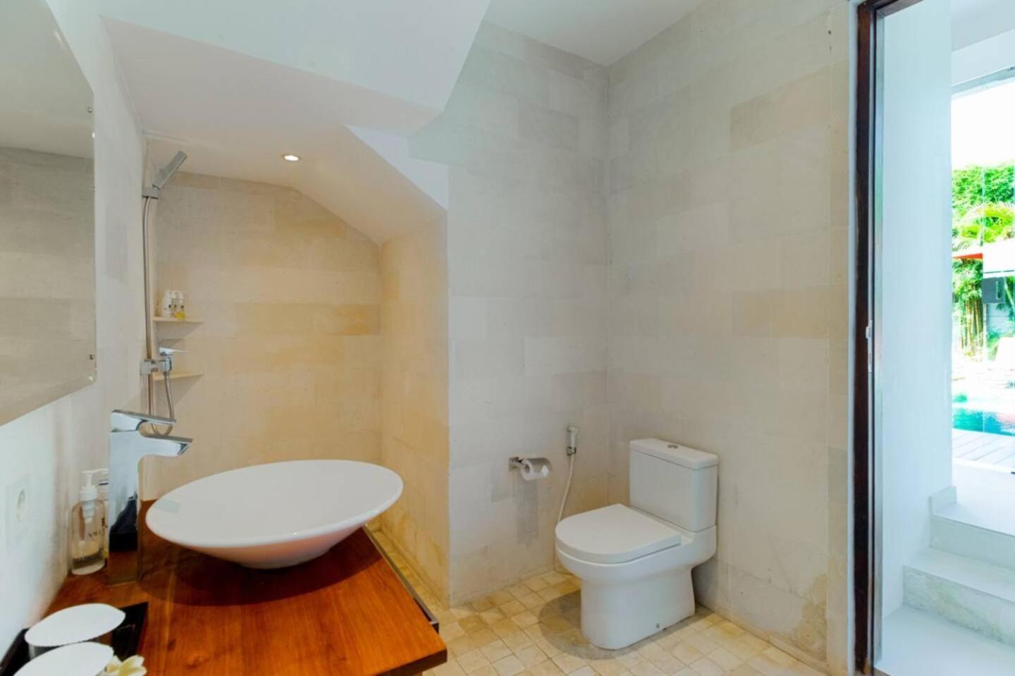 Miro - Luxury, 3 Bed, Seminyak (Bali)