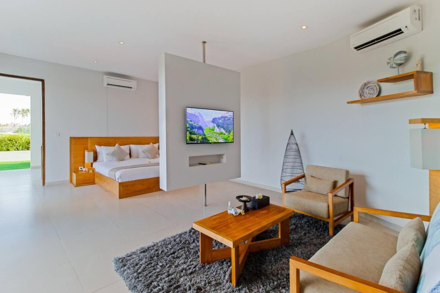 Miro - Luxury, 3 Bed, Villa Seminyak (Bali)