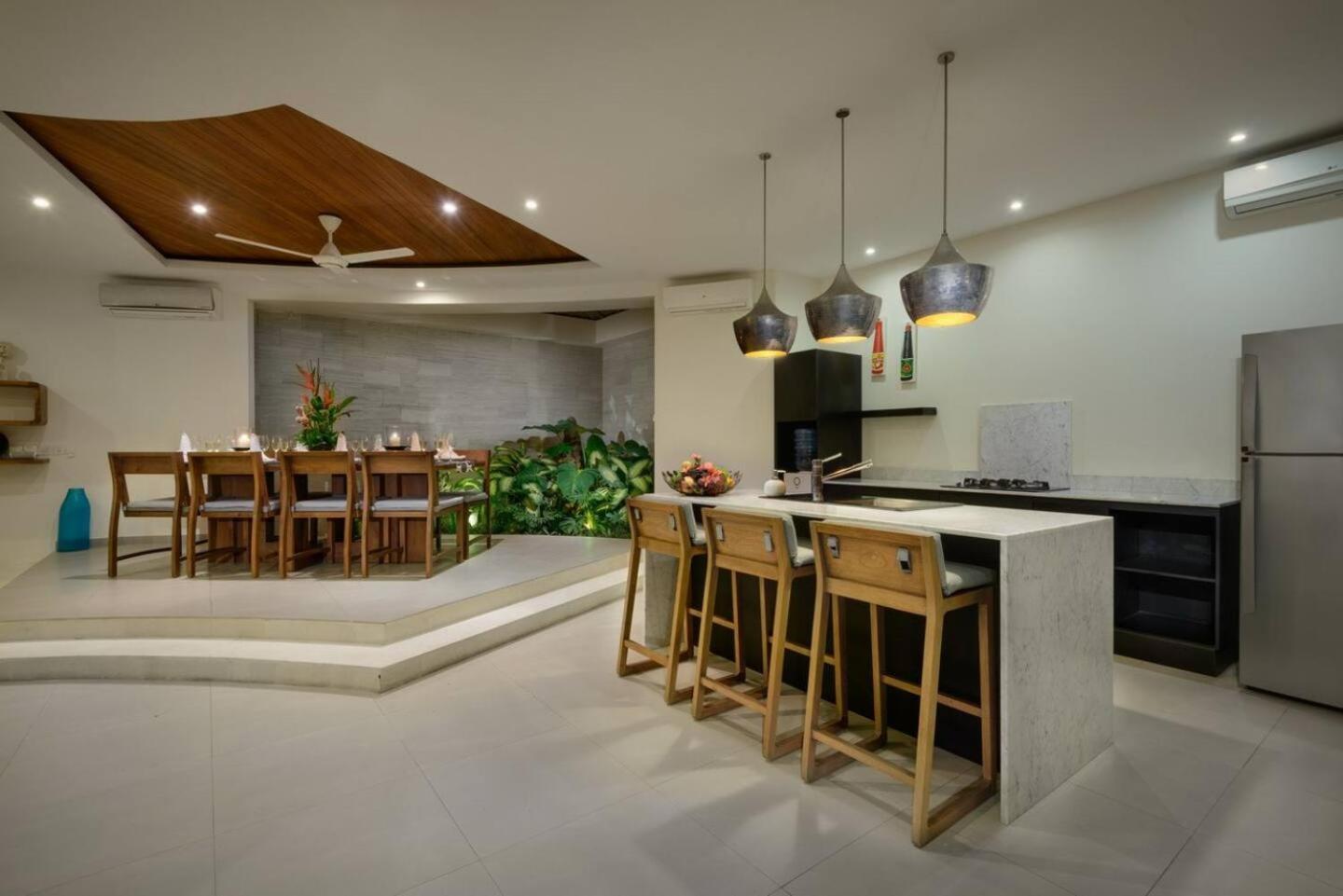 Miro - Luxury, 3 Bed, * Seminyak (Bali)