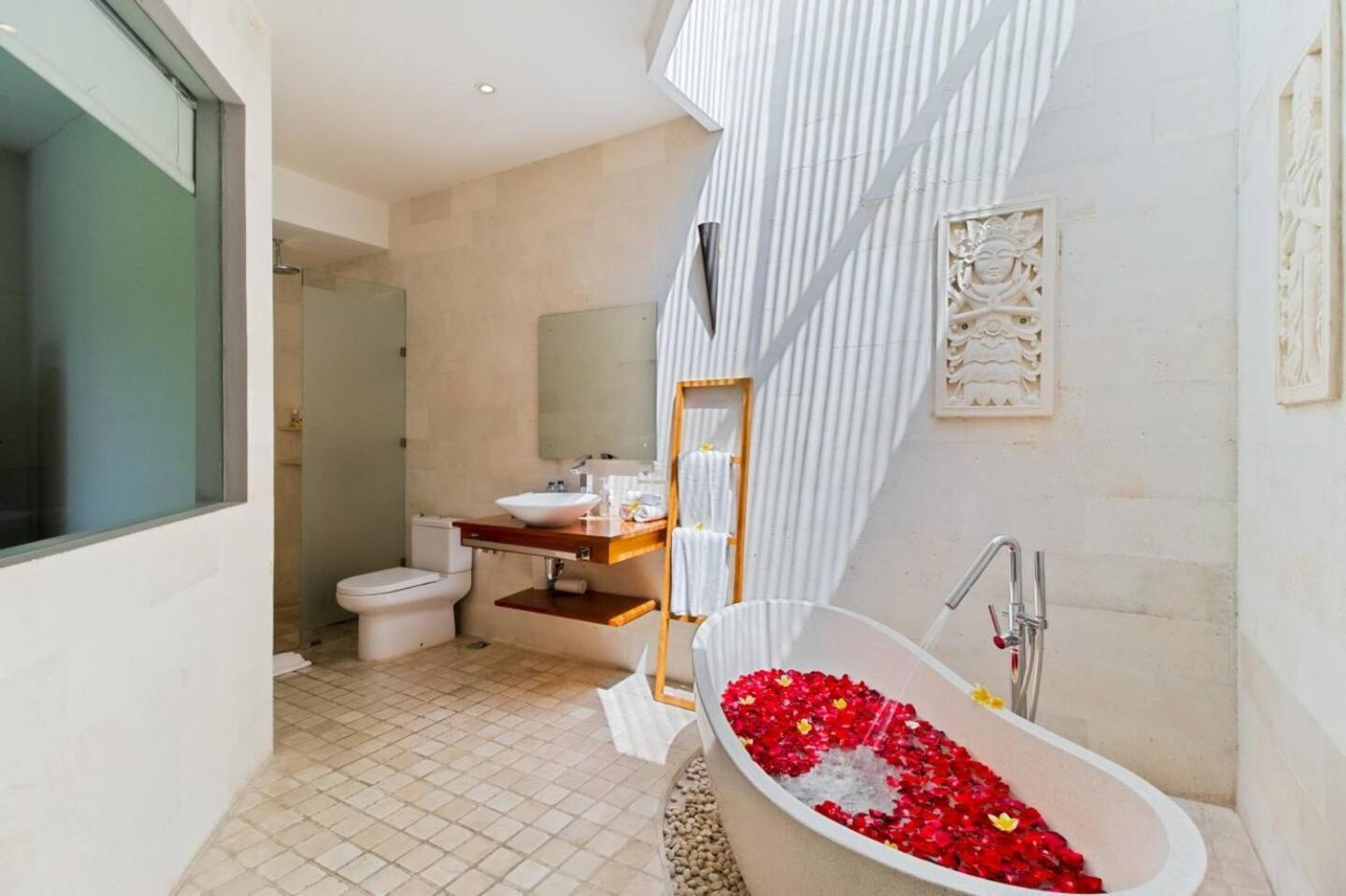 Miro - Luxury, 3 Bed, Villa *