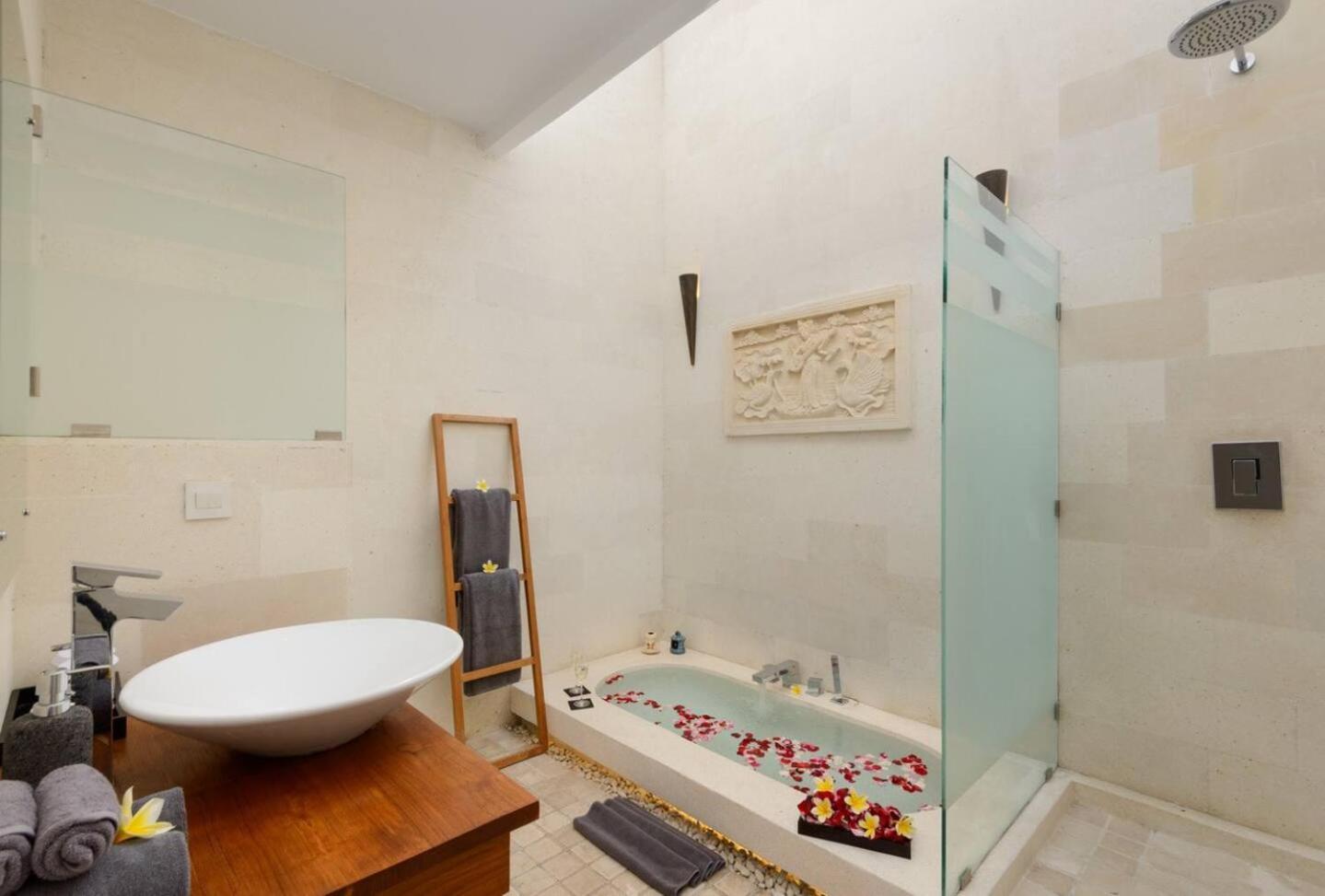 Miro - Luxury, 3 Bed, *