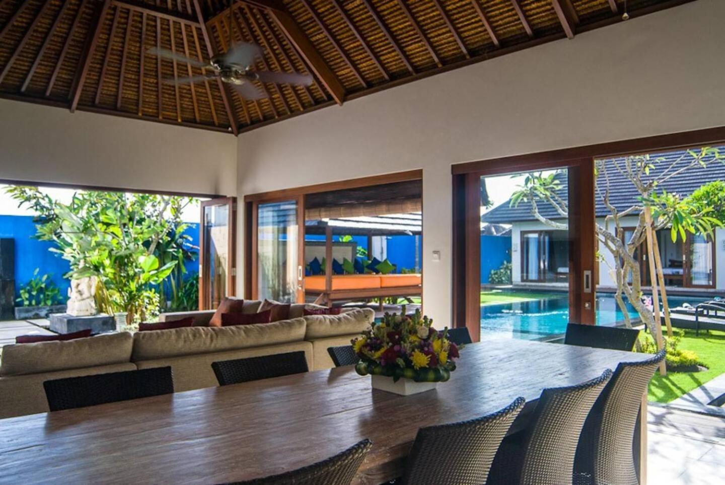 Bon Bon, 100m From Beach, Ideal For Families Villa