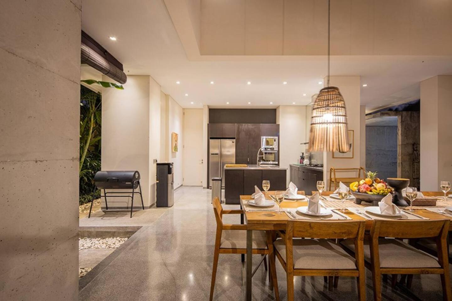 4 Bed, Sleep Up To 10, Chef, Butler, Cinema Villa