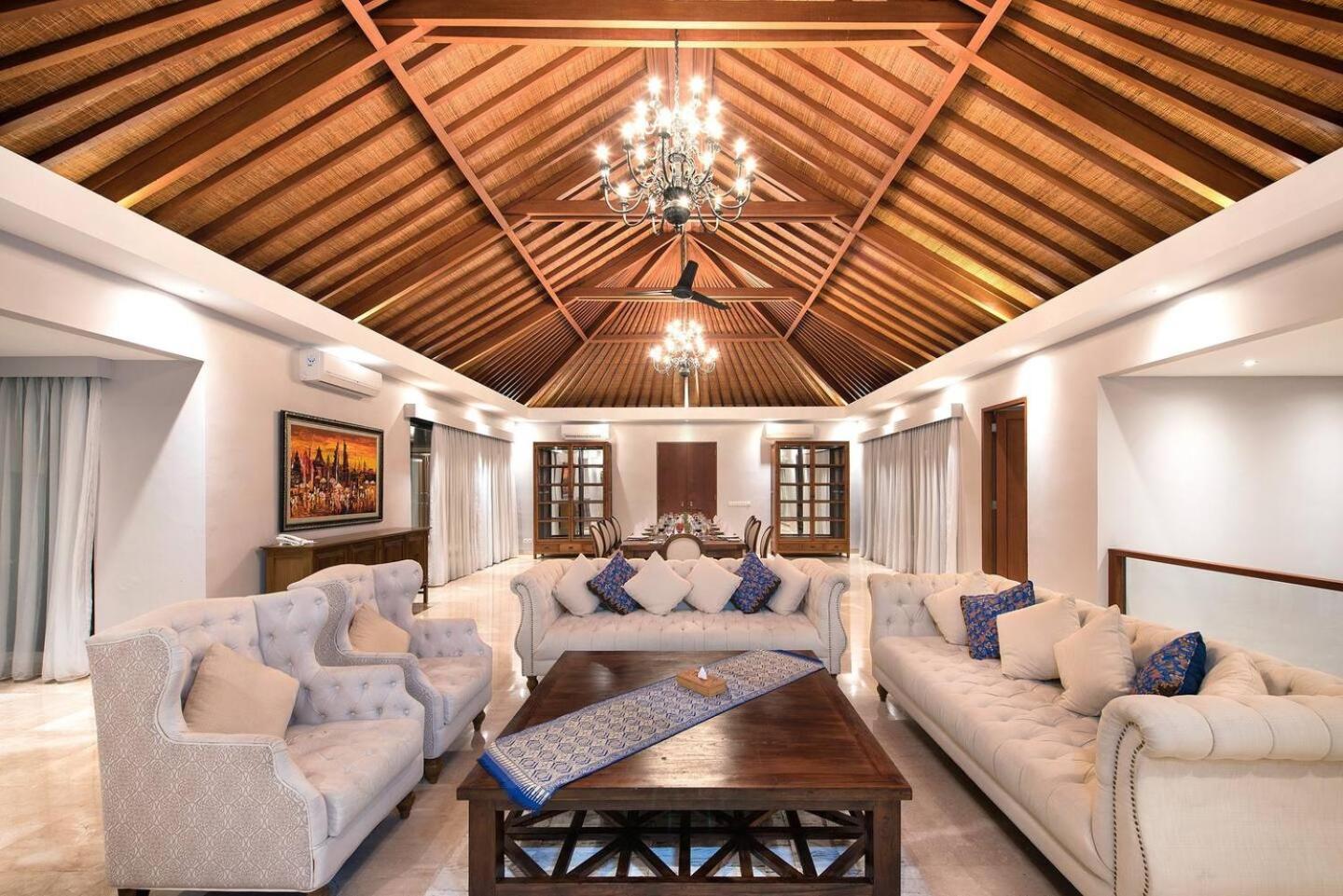 Karang Saujana Estate Hotel Uluwatu (Bali)