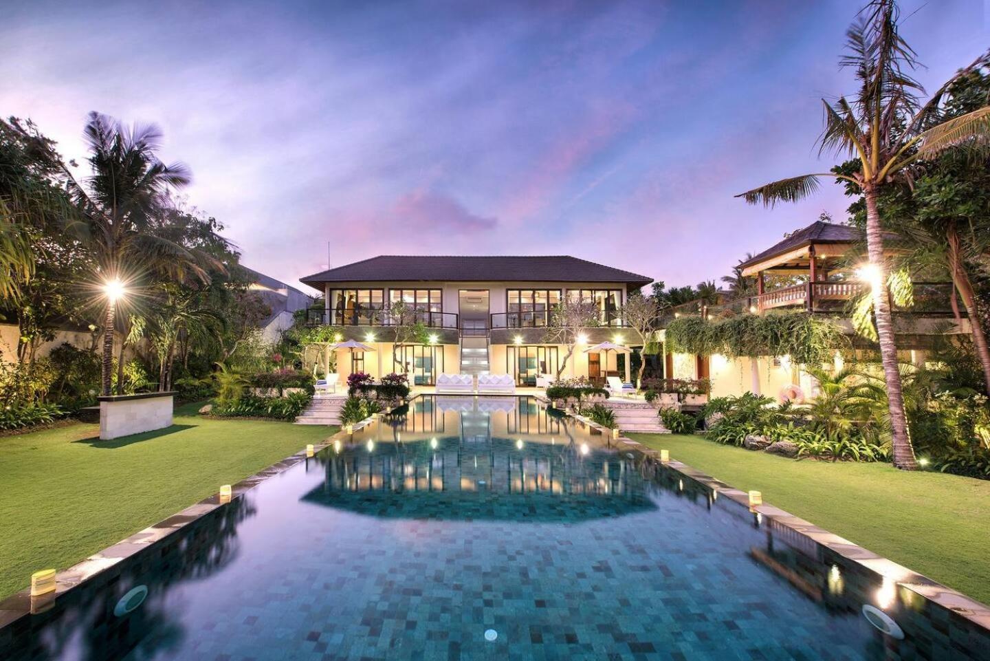 Karang Saujana Estate Uluwatu (Bali)