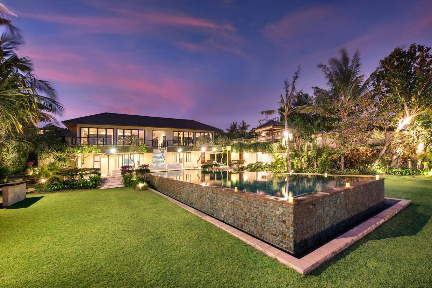 Karang Saujana Estate Uluwatu (Bali)
