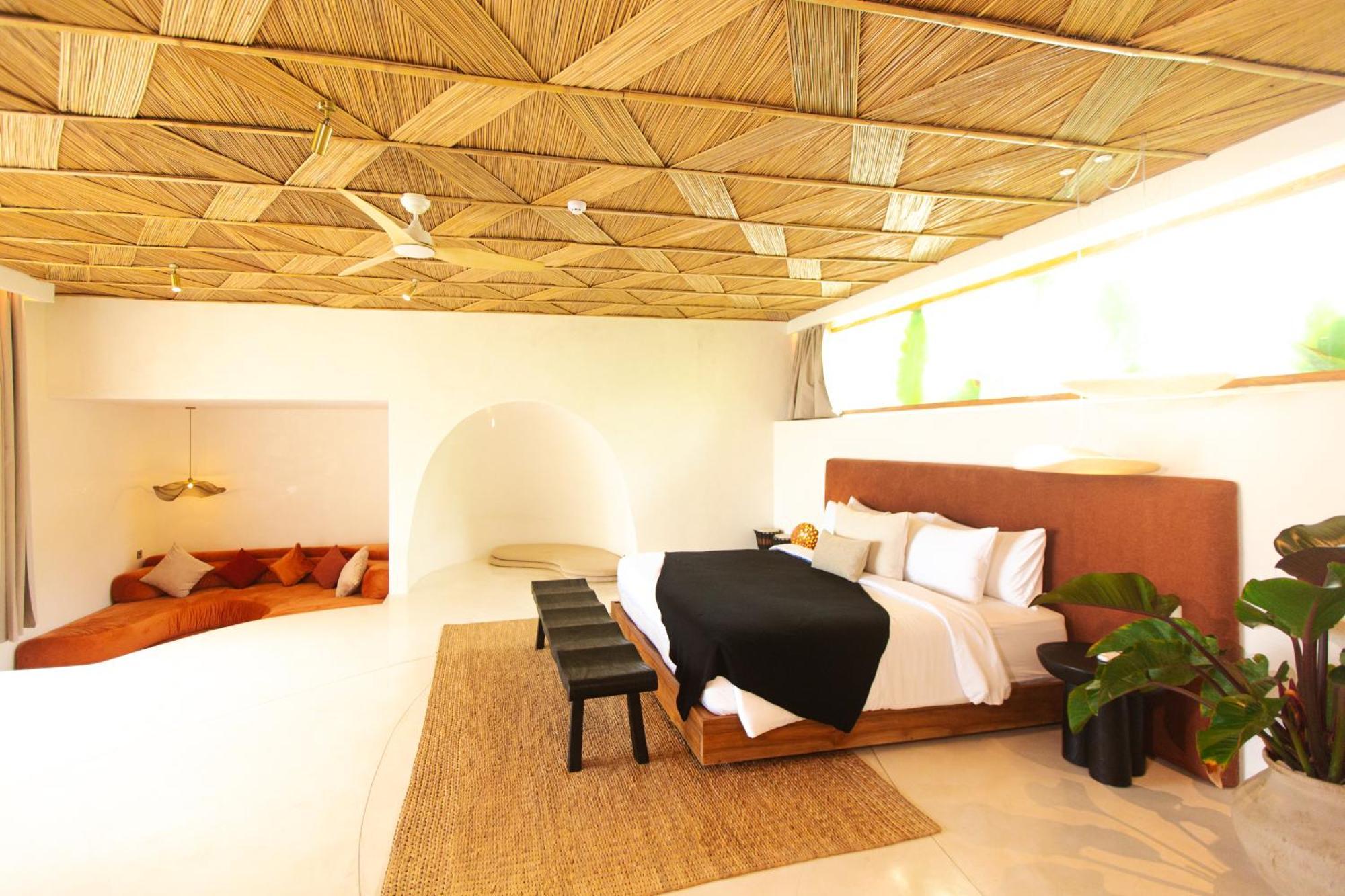 Hotel Oshom Bali 5*