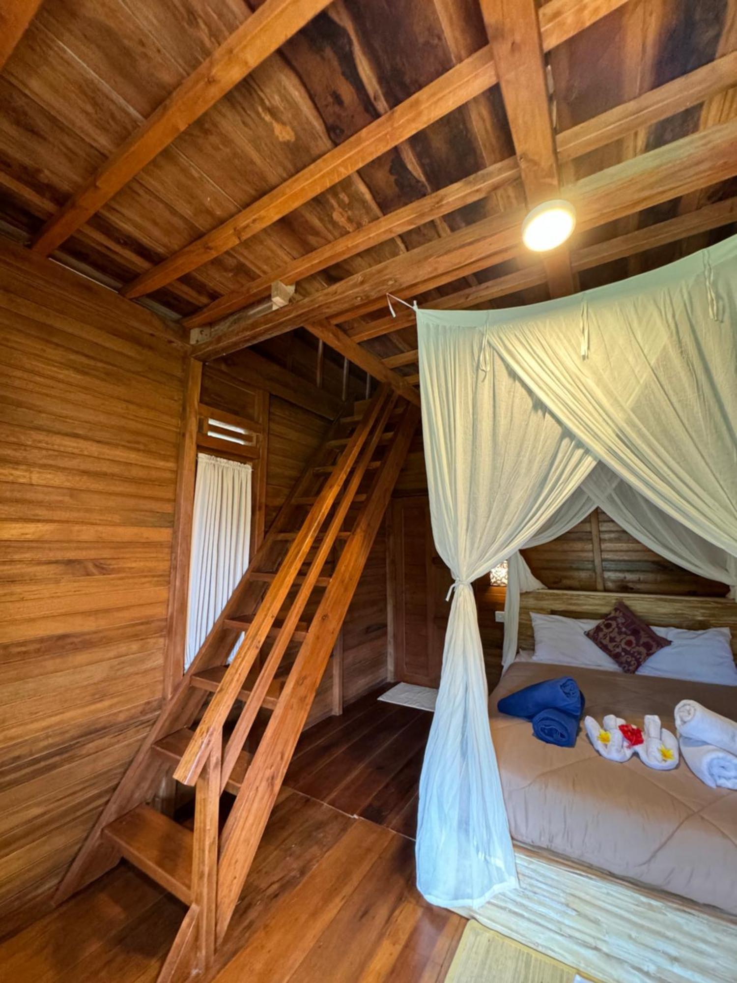 Lumbung Kembar Lodge *