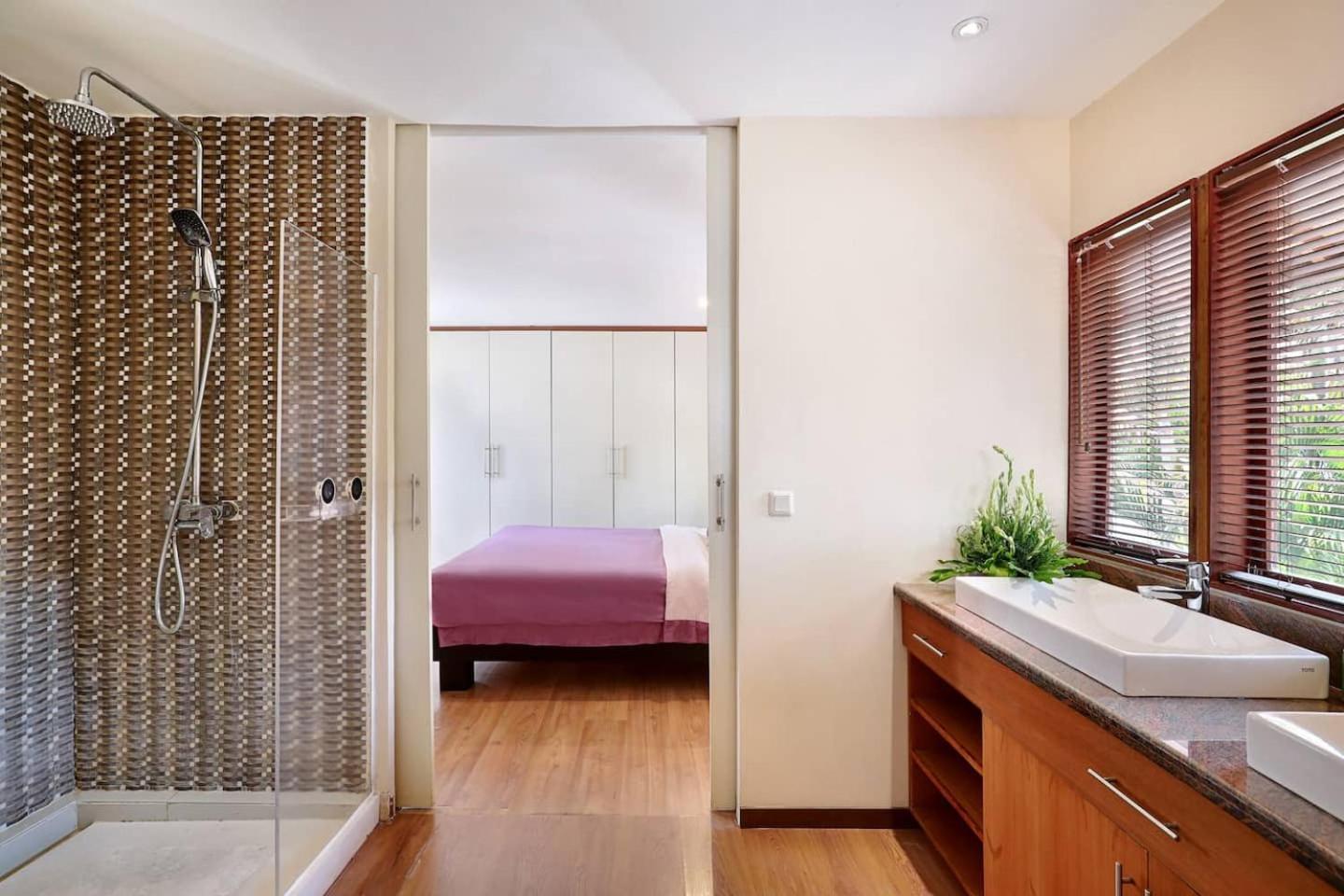 Super Value 4 Bedroom, Walk To Bintang Supermarket * Seminyak (Bali)