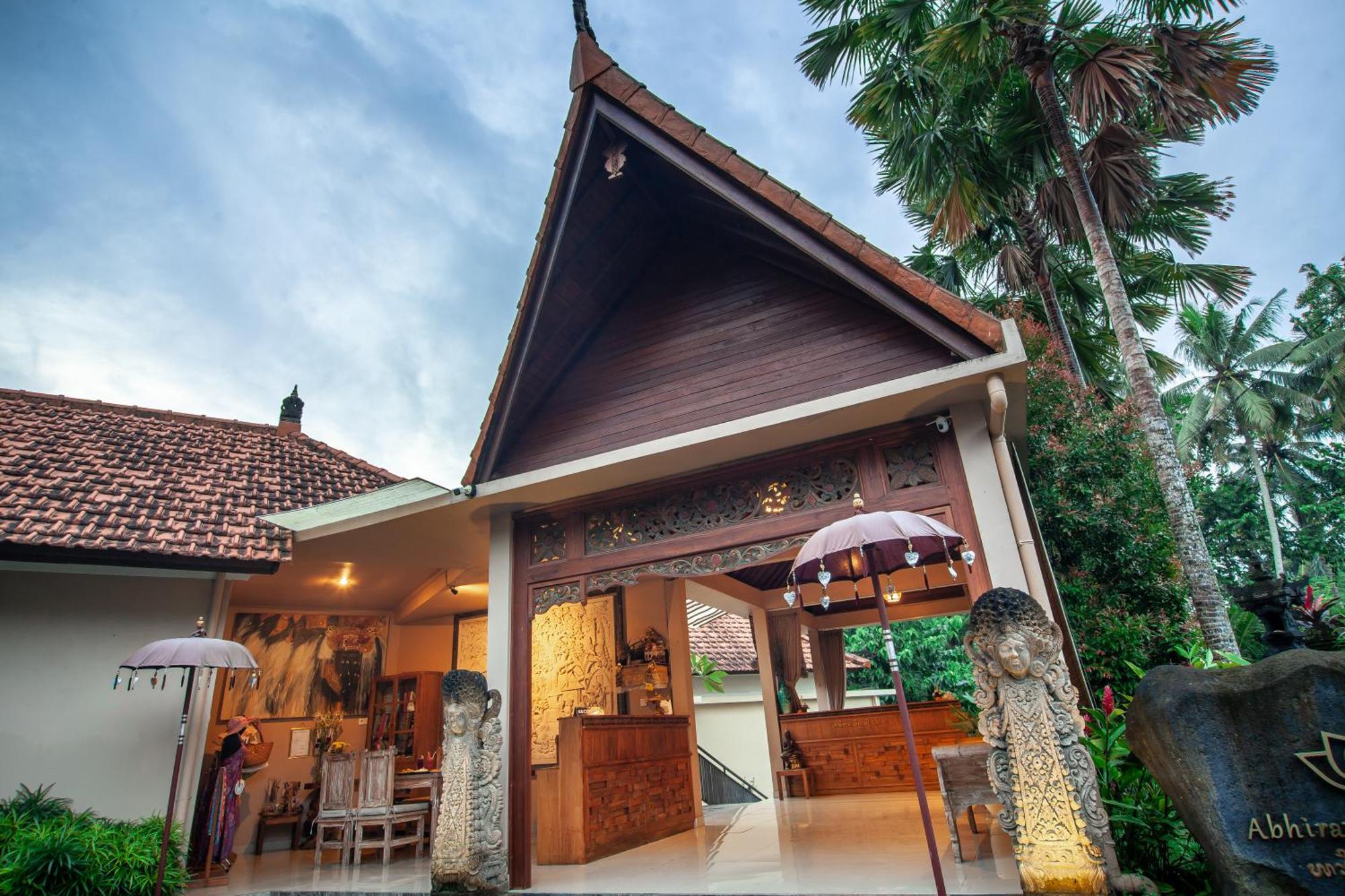 Hotel Abhirama By Supala