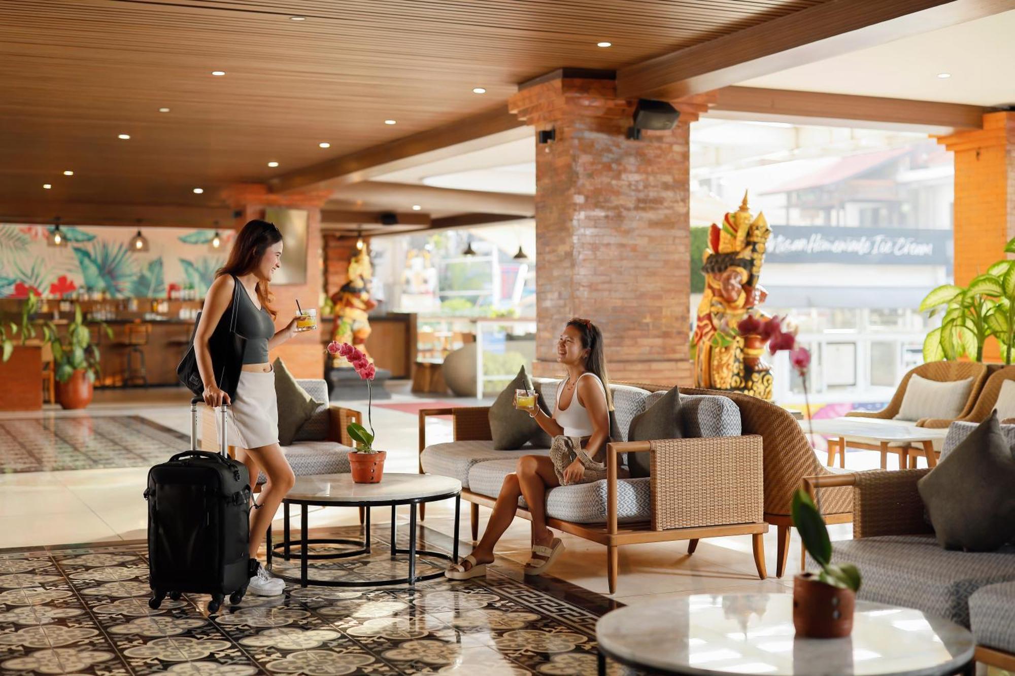 Aston Canggu Hotel 4*