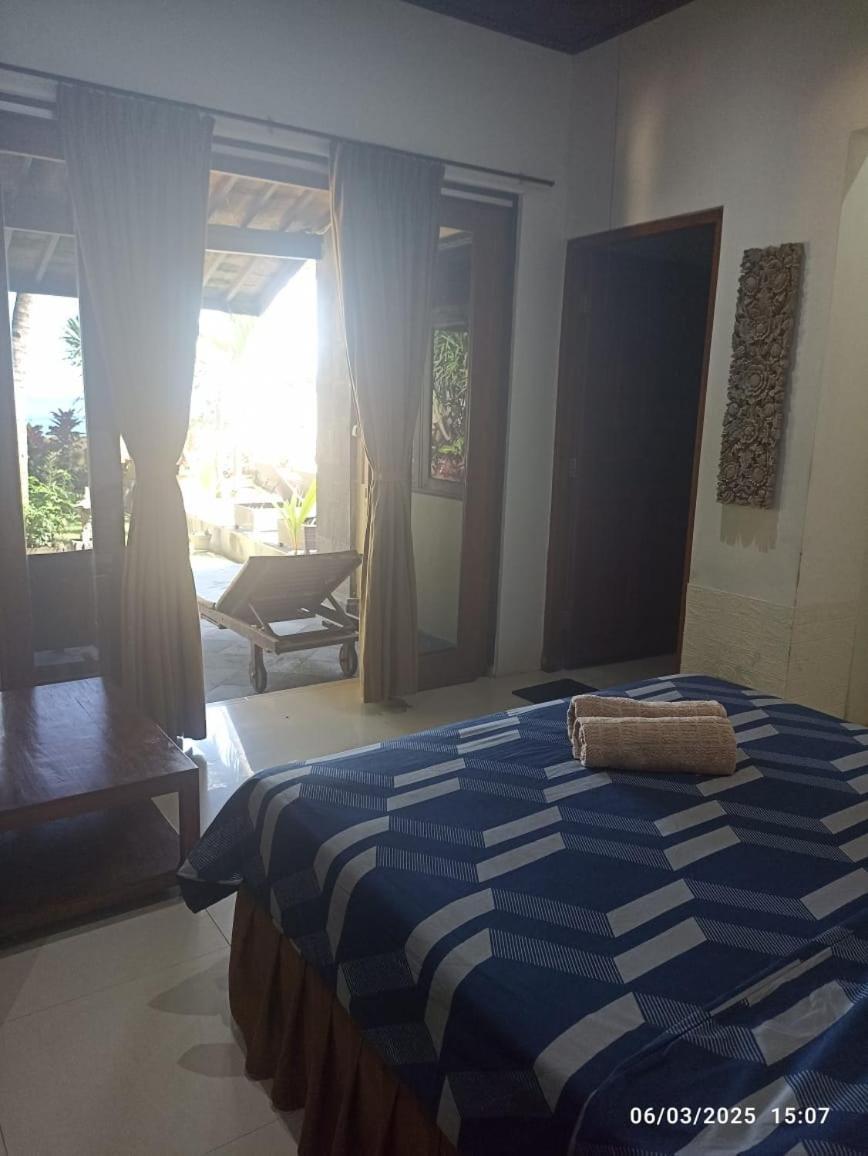 Jasri Ombak * Karangasem (Bali)