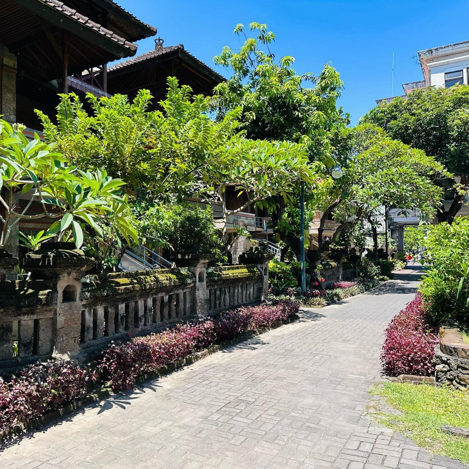 Melasti Kuta & Kuta (Bali)
