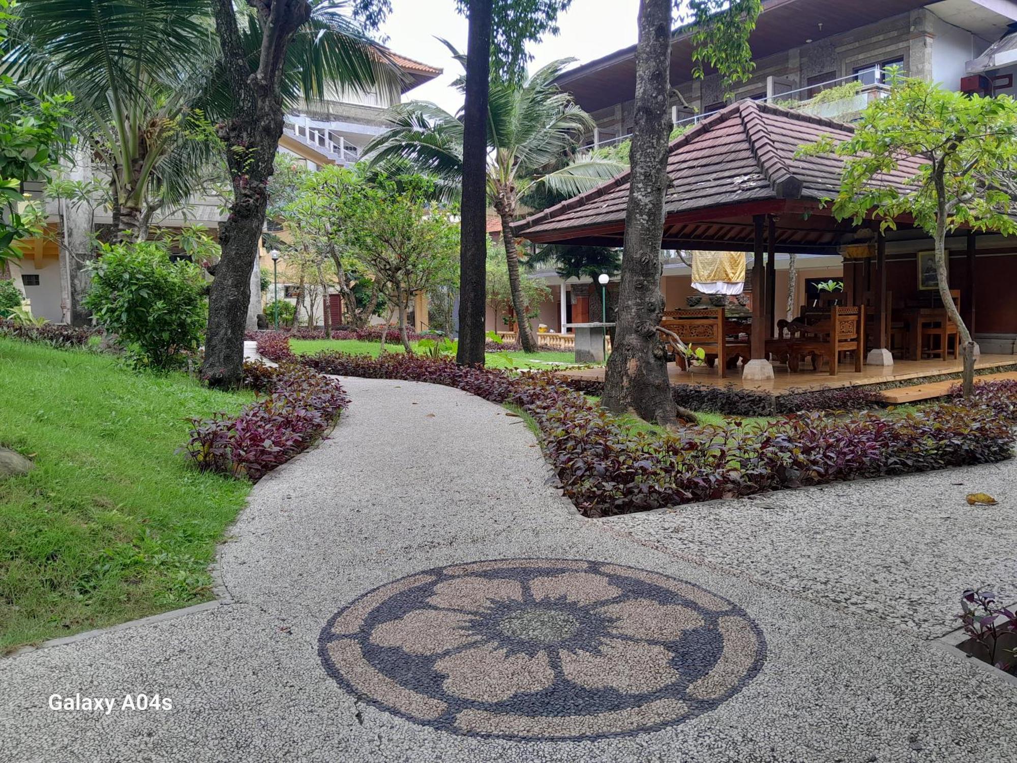 Hotel Melasti Kuta &