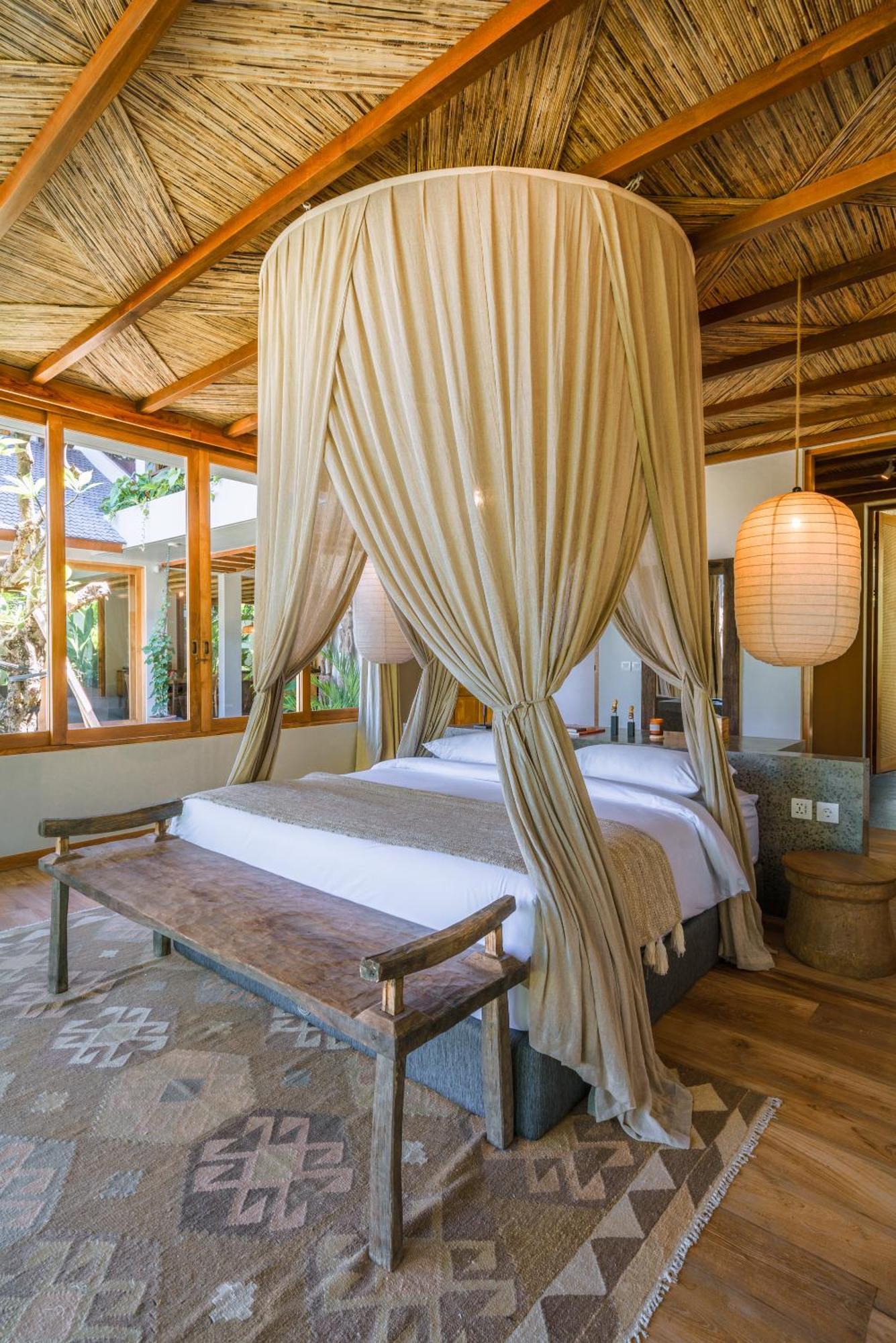 Kauh - Luxury Tropical 5br Close To Pererenan Villa Canggu (Bali)