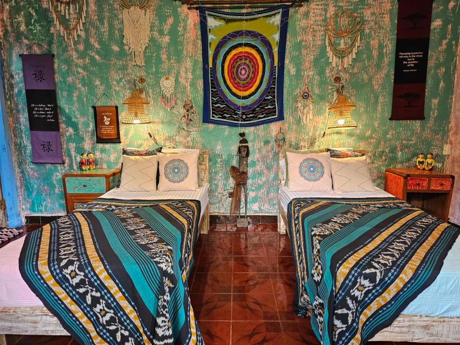 Loca Hostel *