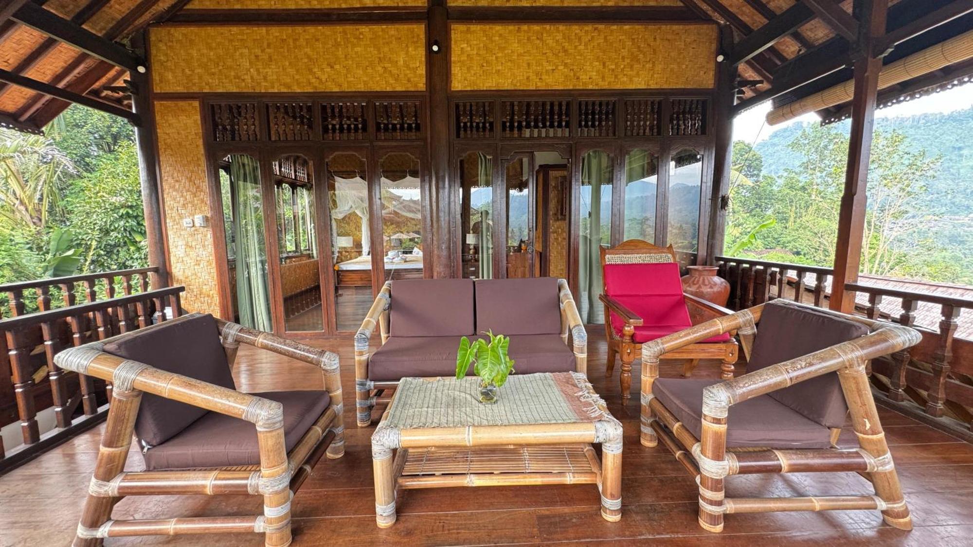 Karma Loka Guest house 4*
