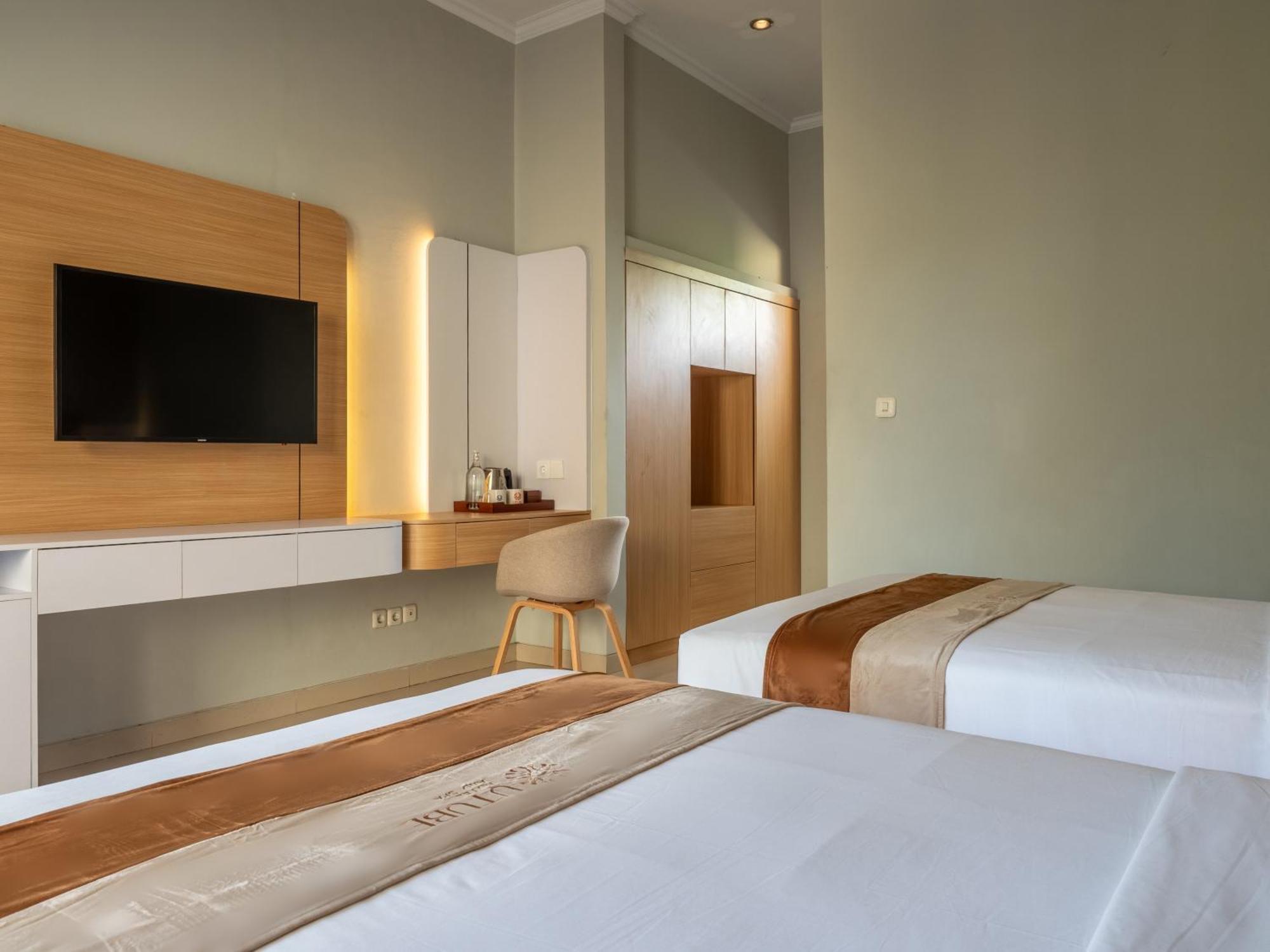 Hotel U Tube 3*