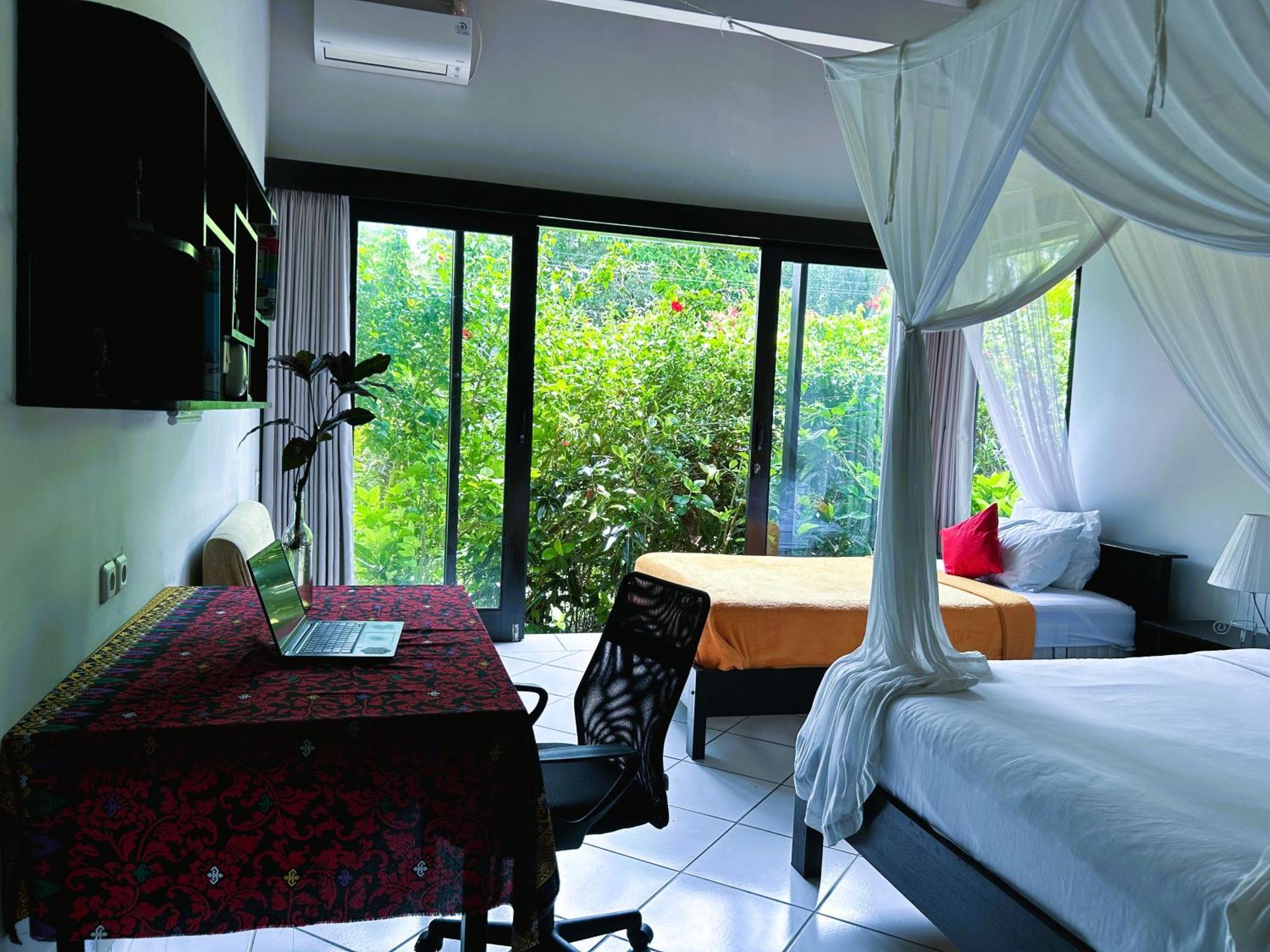 Guest house Ambary - With Workspaces, Ideal For Groups