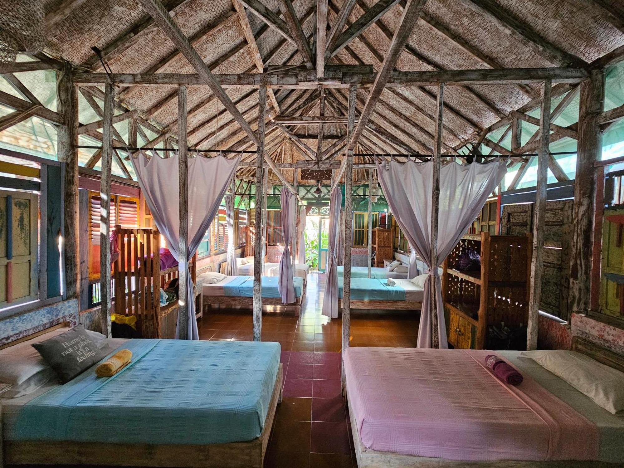 Loca Hostel