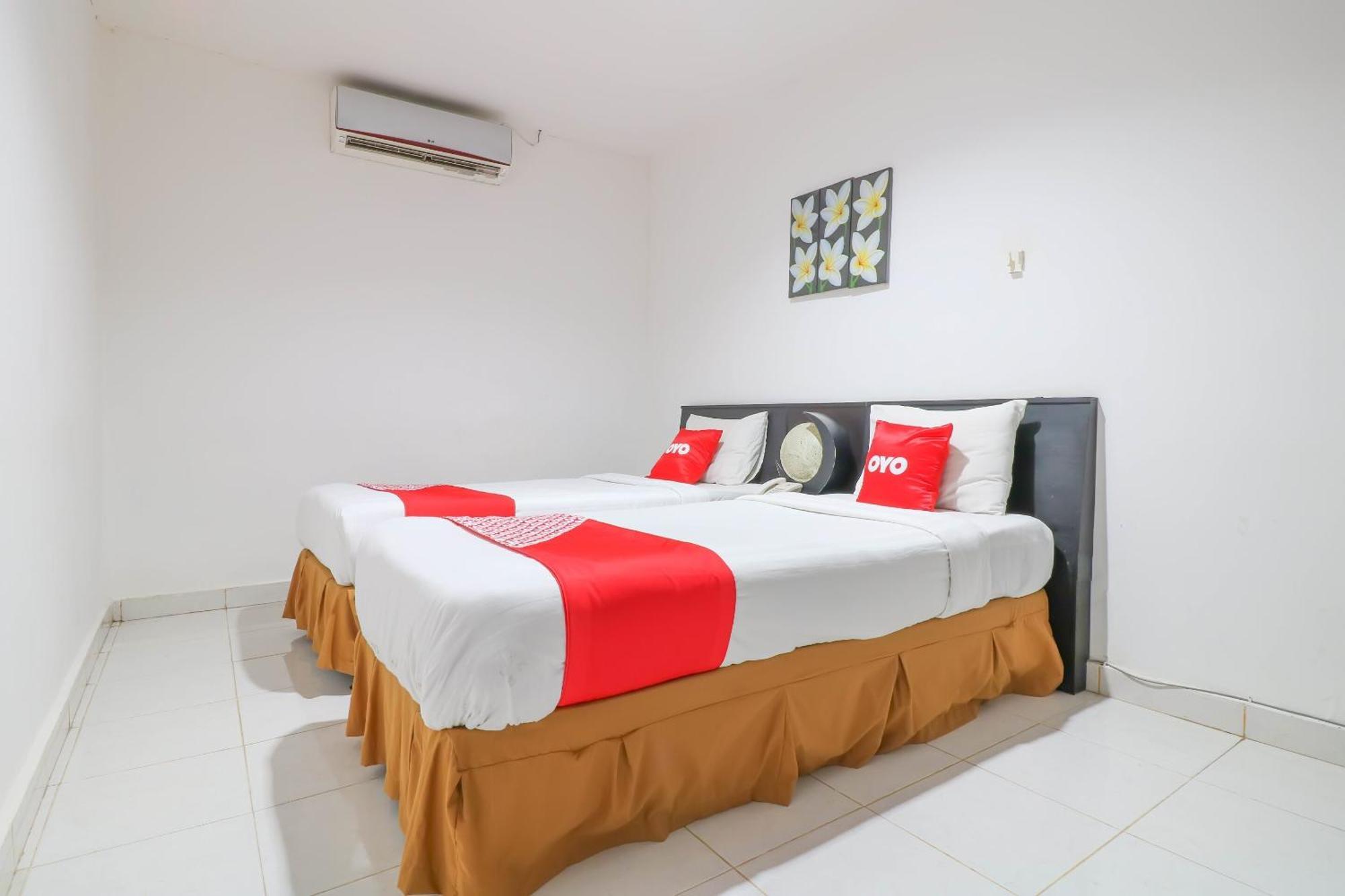 Oyo 1666 Grand Pudjawan Hotel 2*