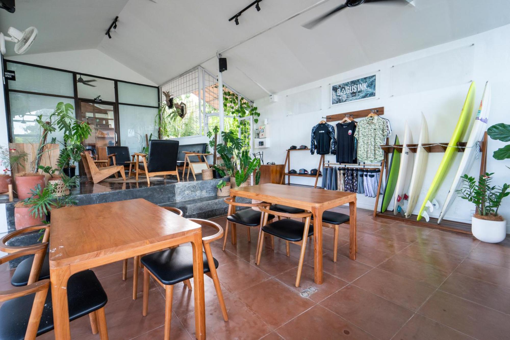 Hostel Bagus Ink Surf Camp Uluwatu (Bali)