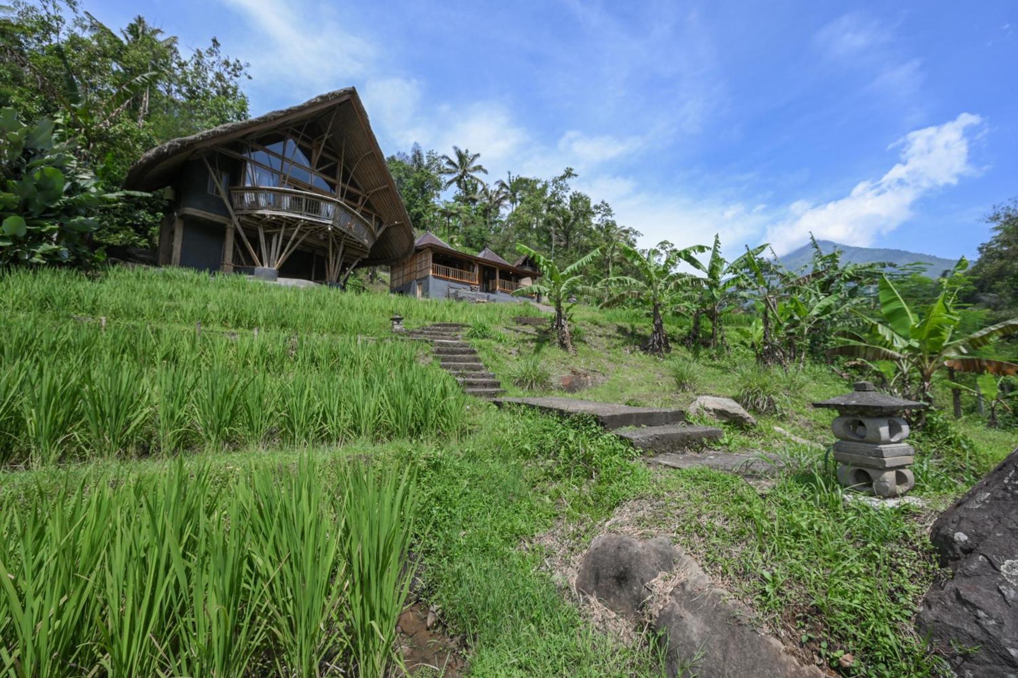 Villa Keuma & Resto By The Lavana *