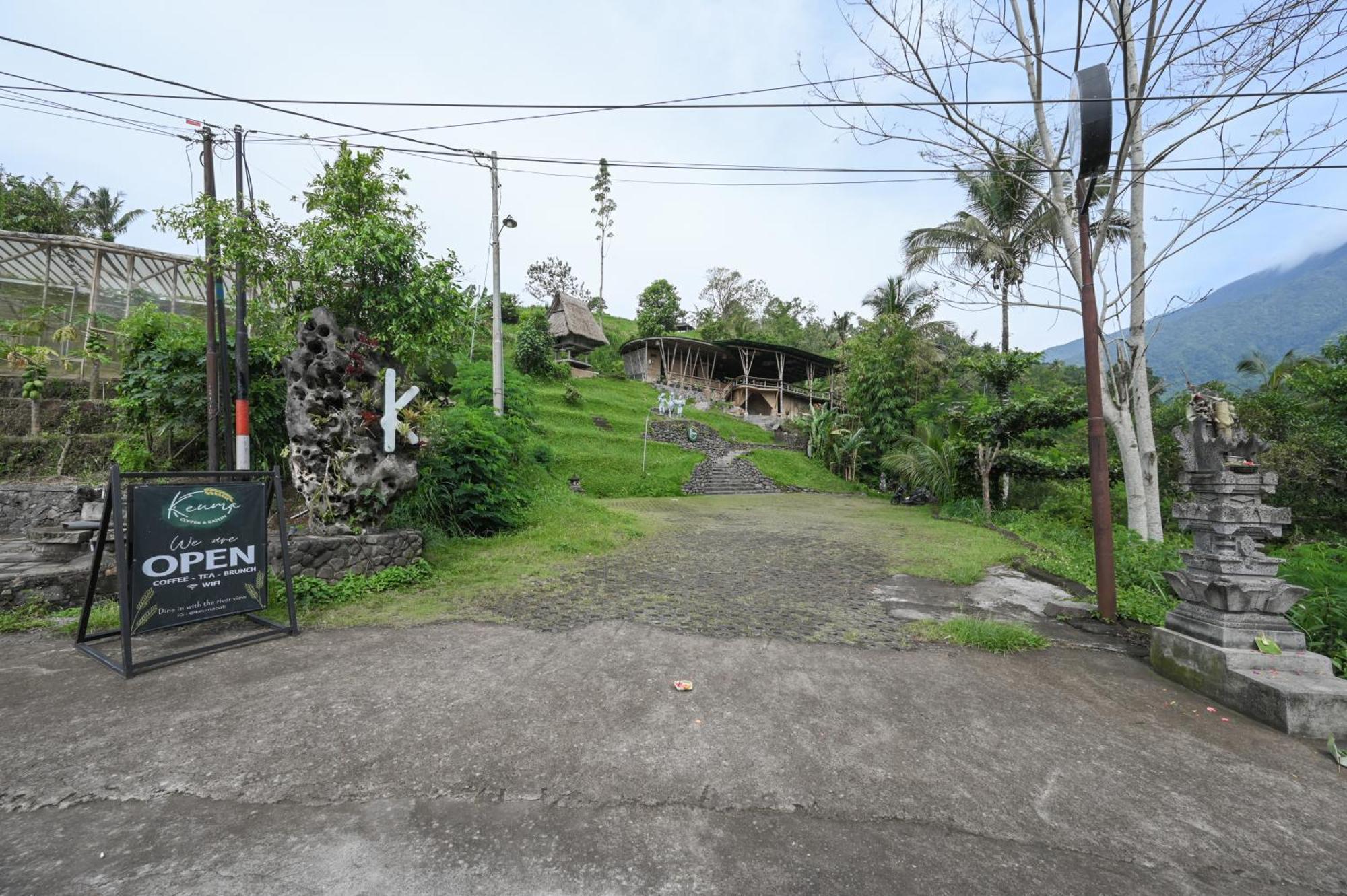 Keuma & Resto By The Lavana Villa *