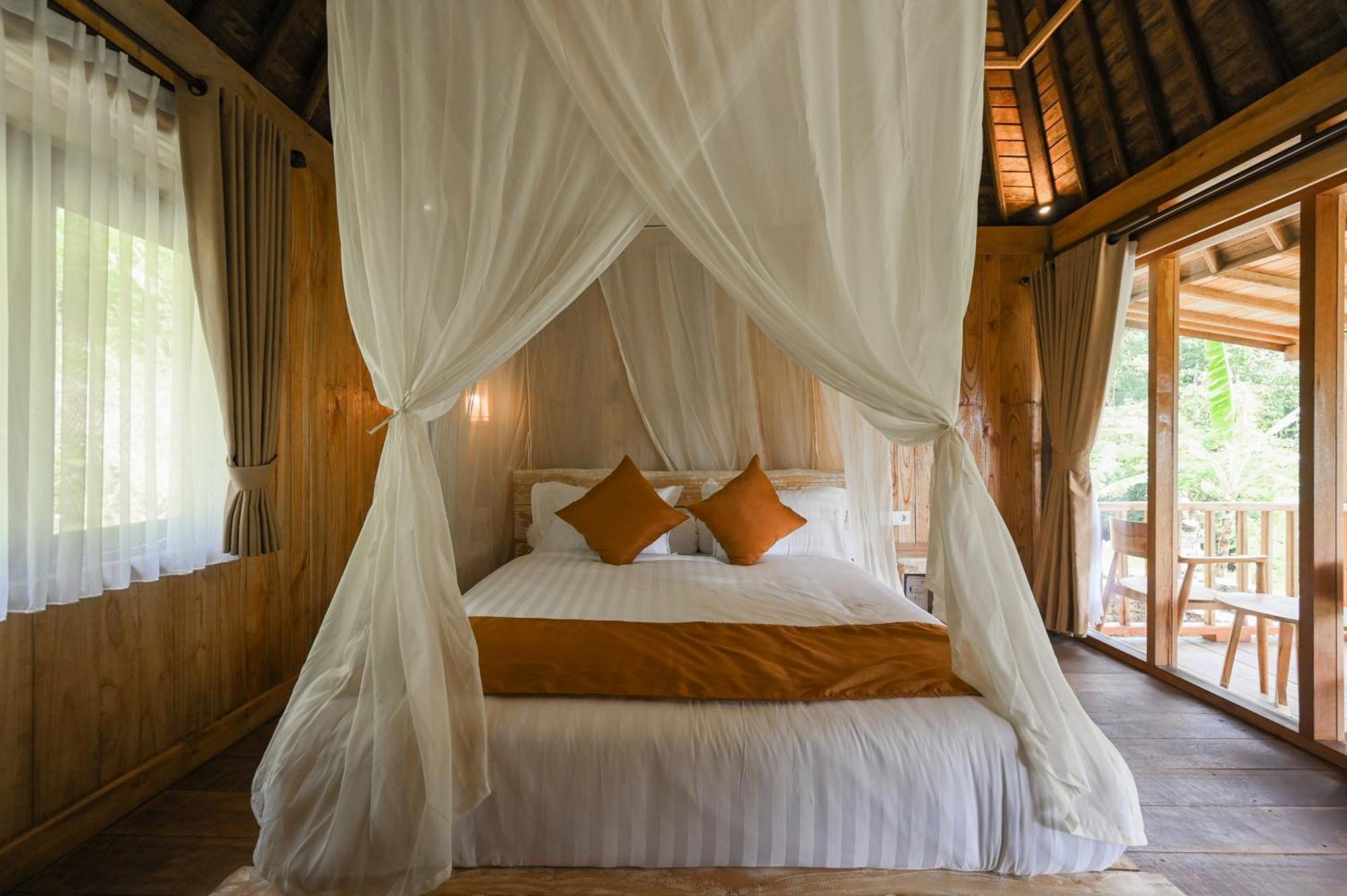 Keuma & Resto By The Lavana Villa