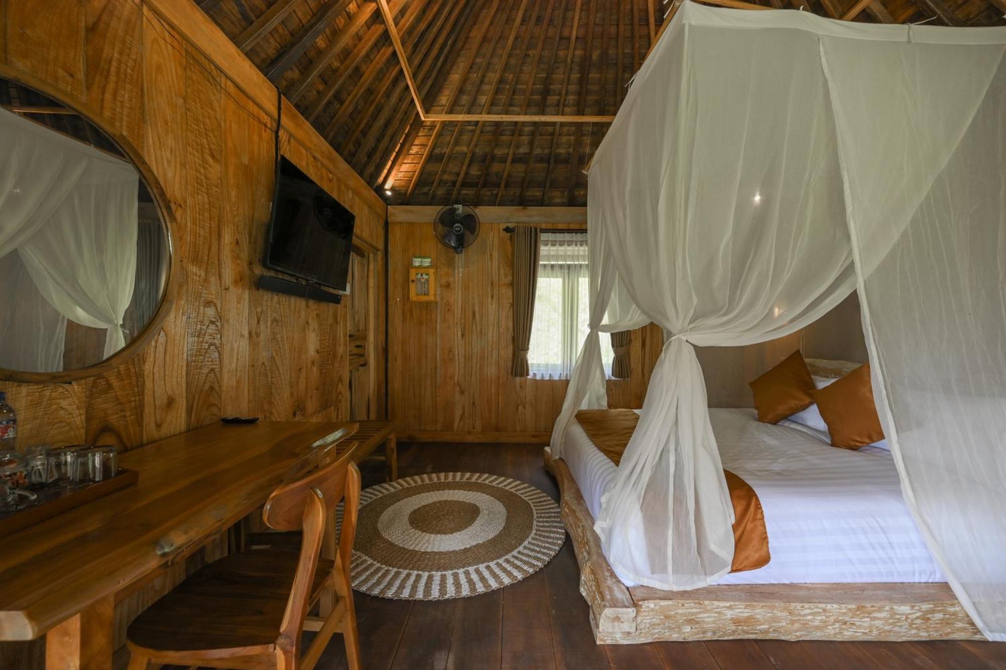Villa Keuma & Resto By The Lavana *