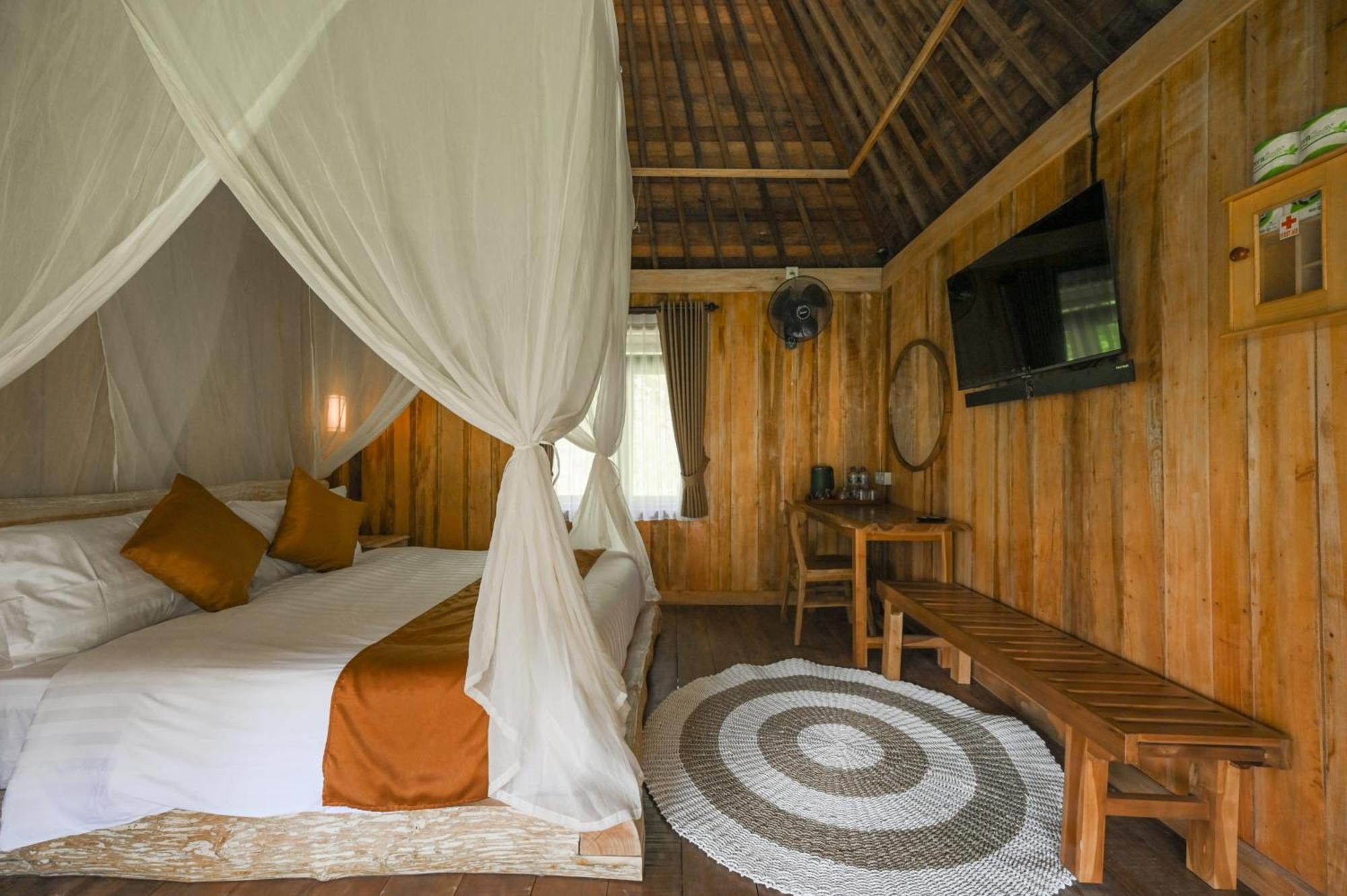 Villa Keuma & Resto By The Lavana