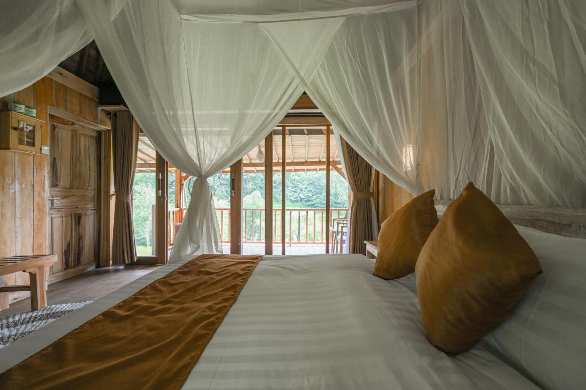 Keuma & Resto By The Lavana Villa *