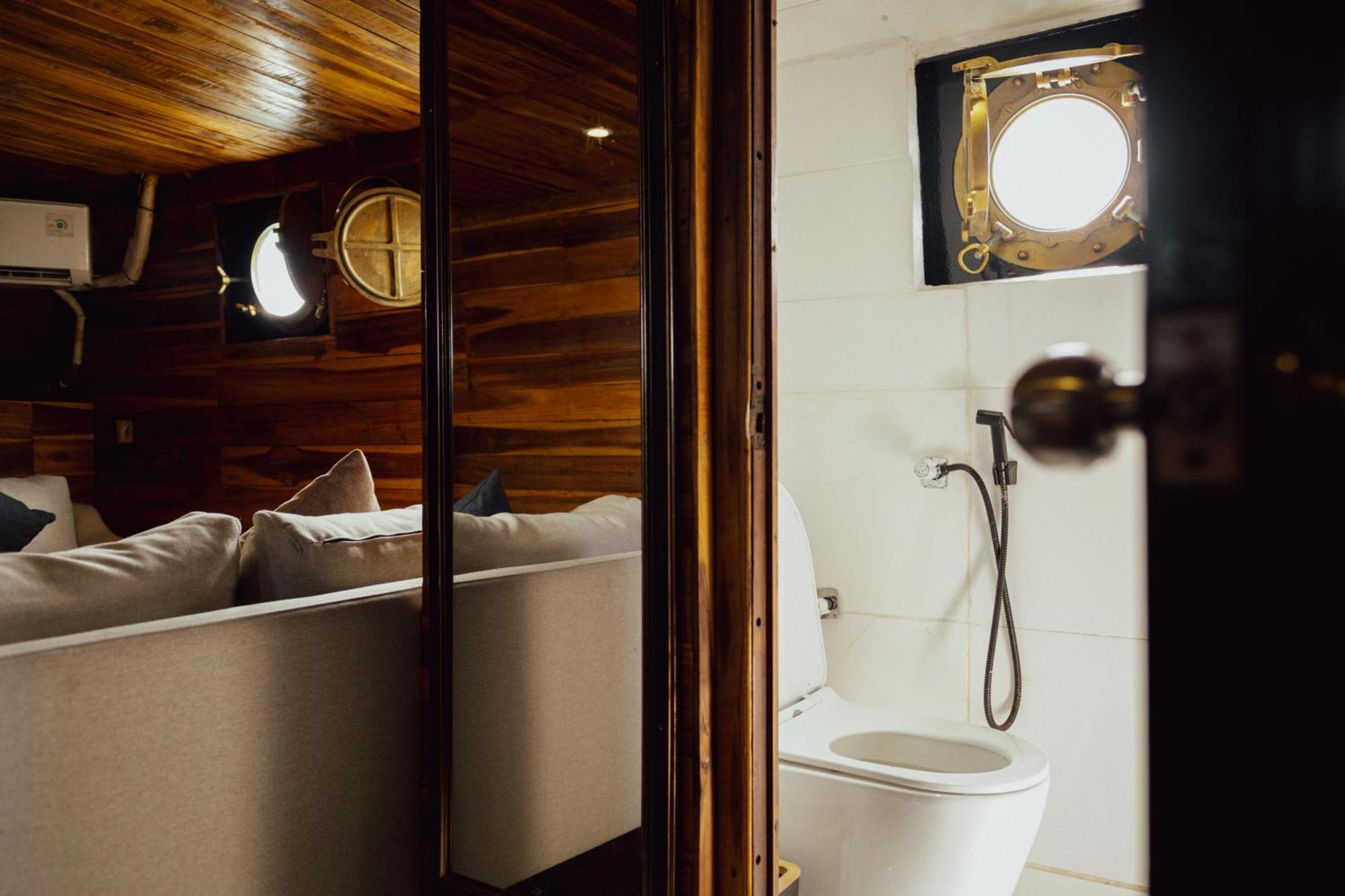 Floating In Uluwatu Saltwater Cowboys Botel