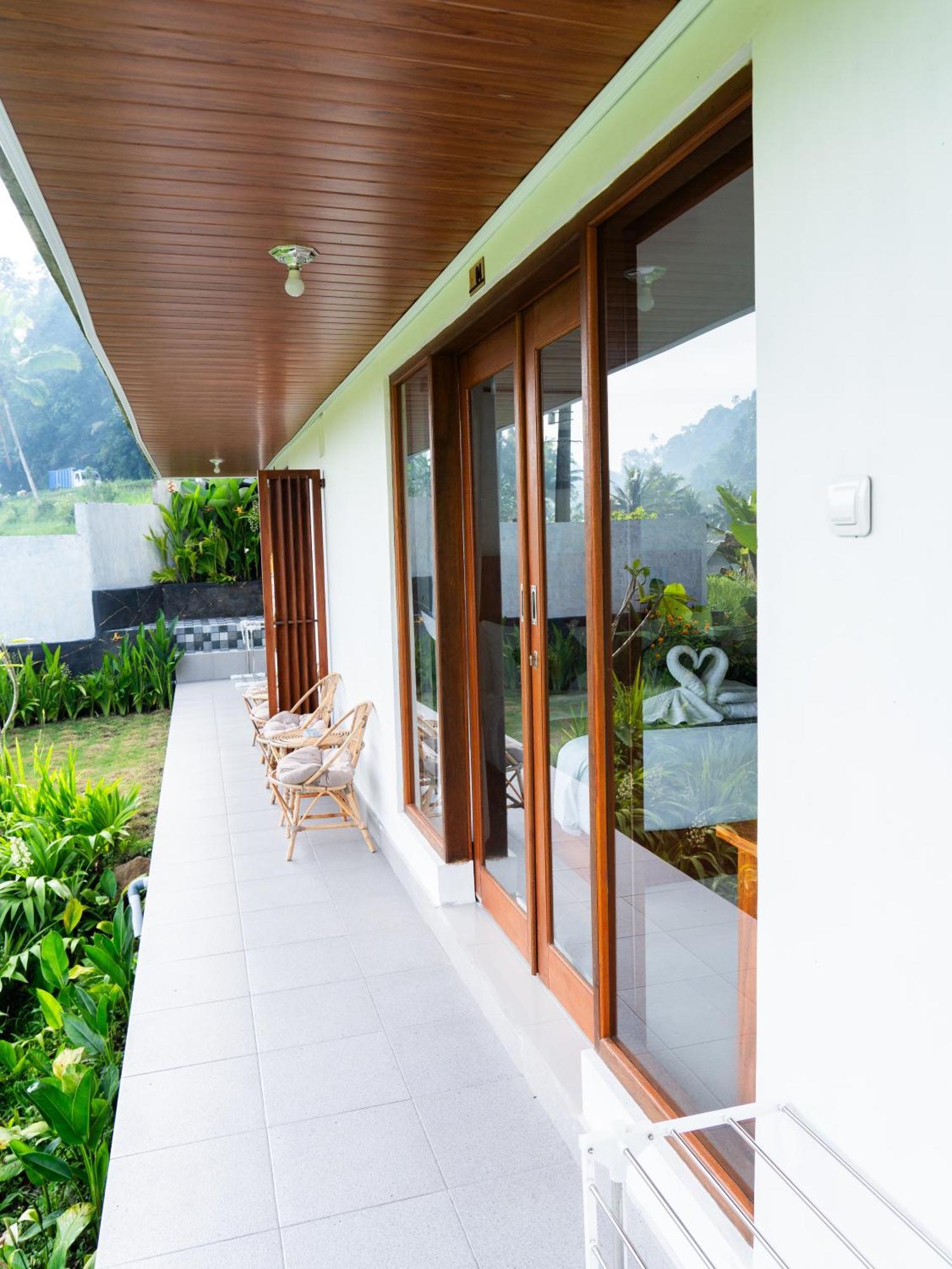 Bisbis House Iseh Village * Selat