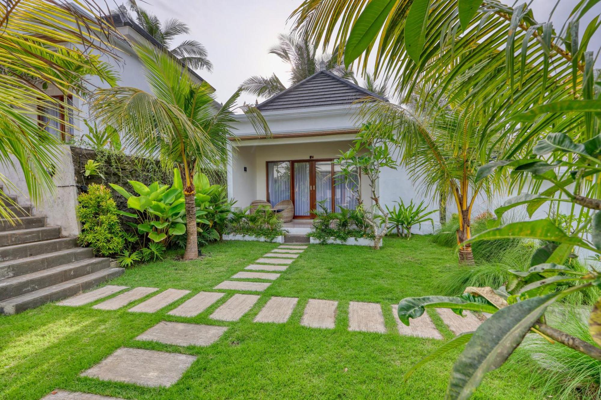 Kelingking Village Hotel Batumadeg
