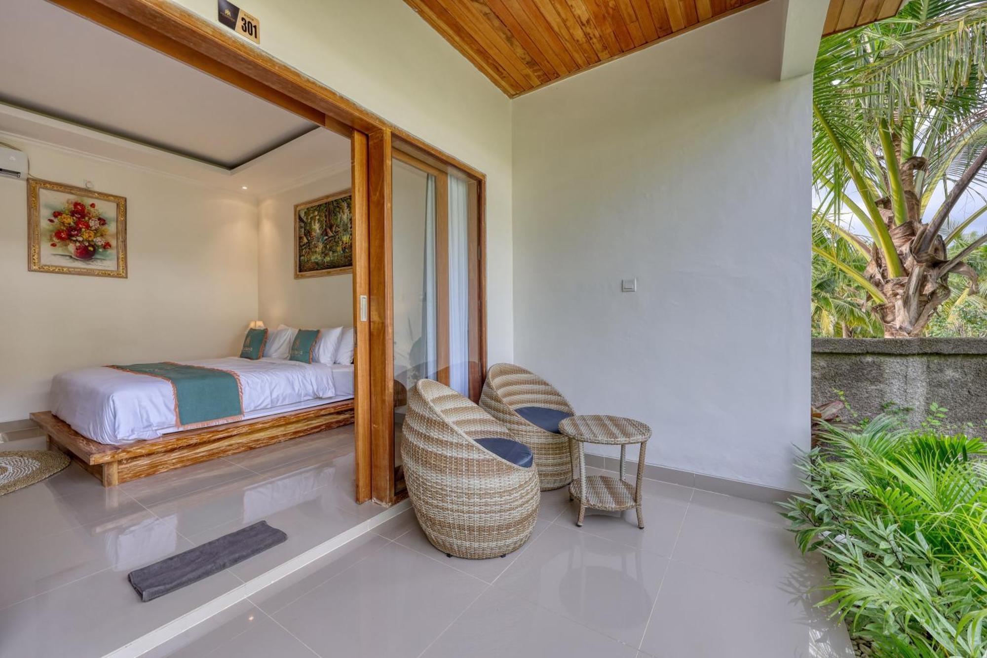 Kelingking Village Hotel *