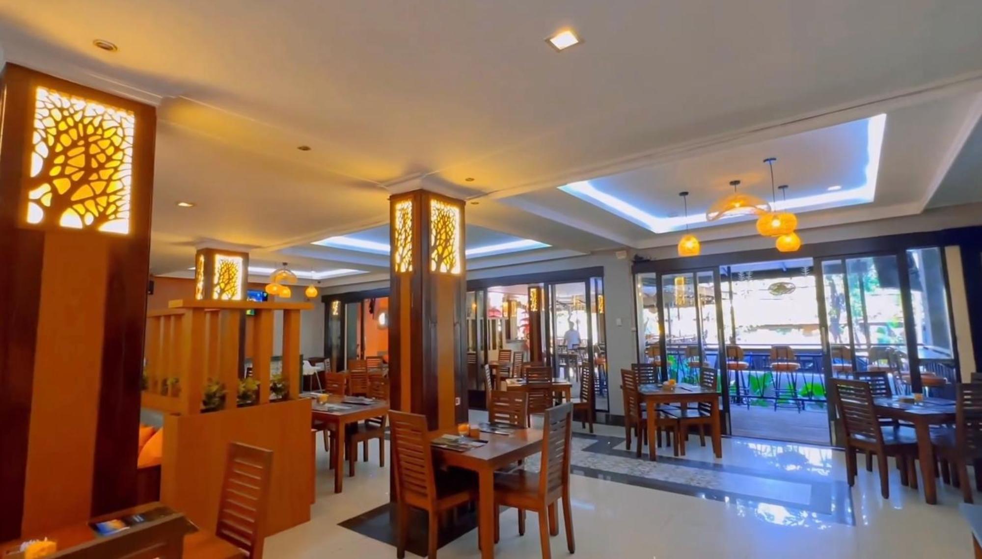 Champlung Mas Hotel
