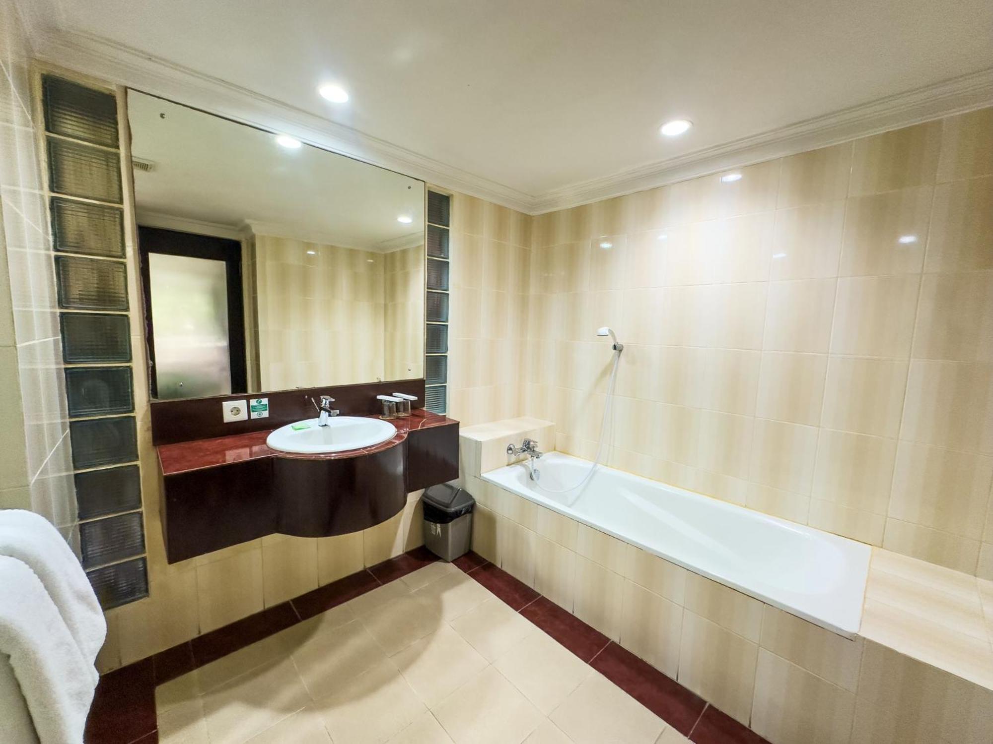 Champlung Mas 4*