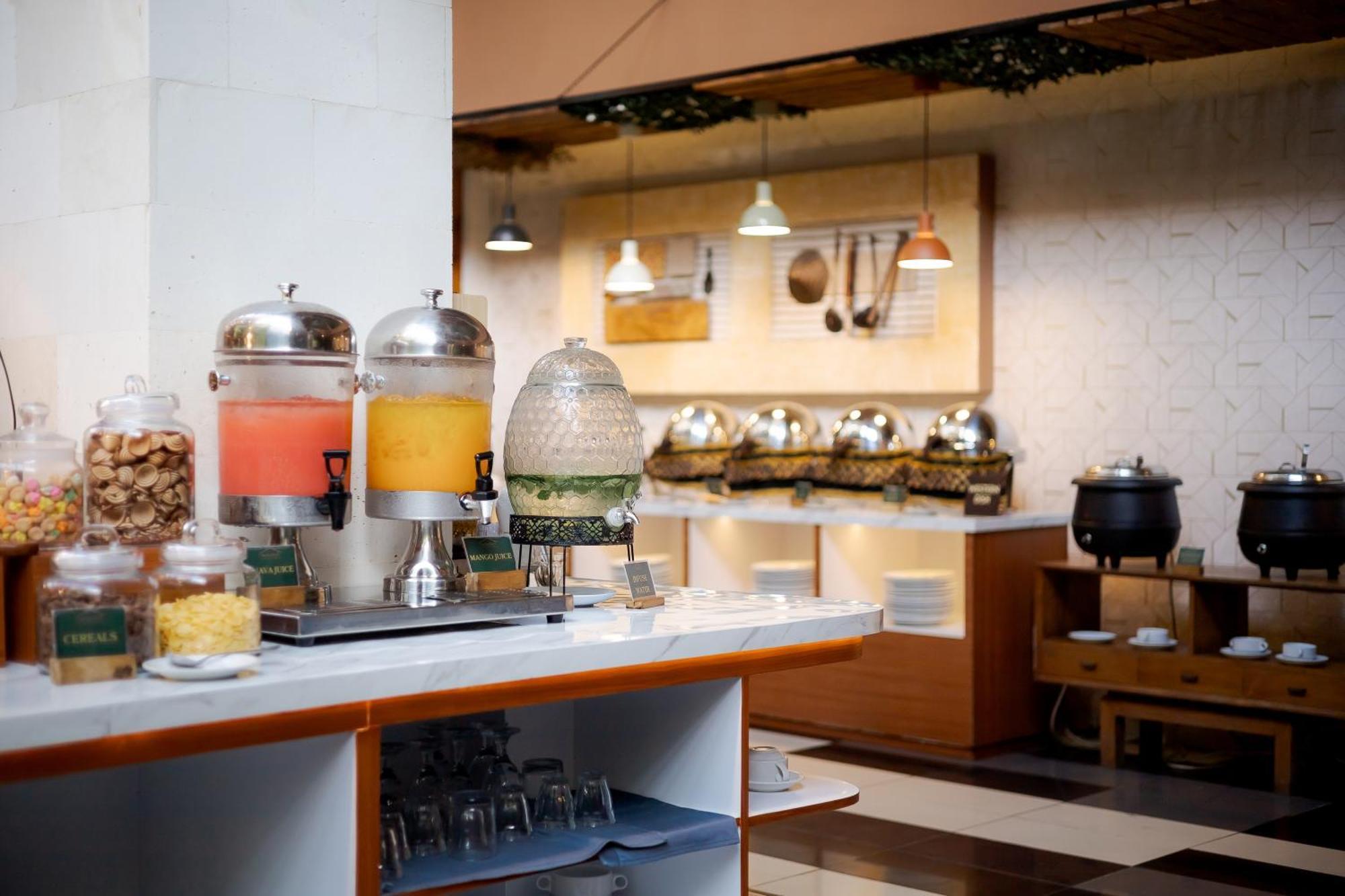 Fourteen Roses Boutique Hotel, Kuta Hotel 4*