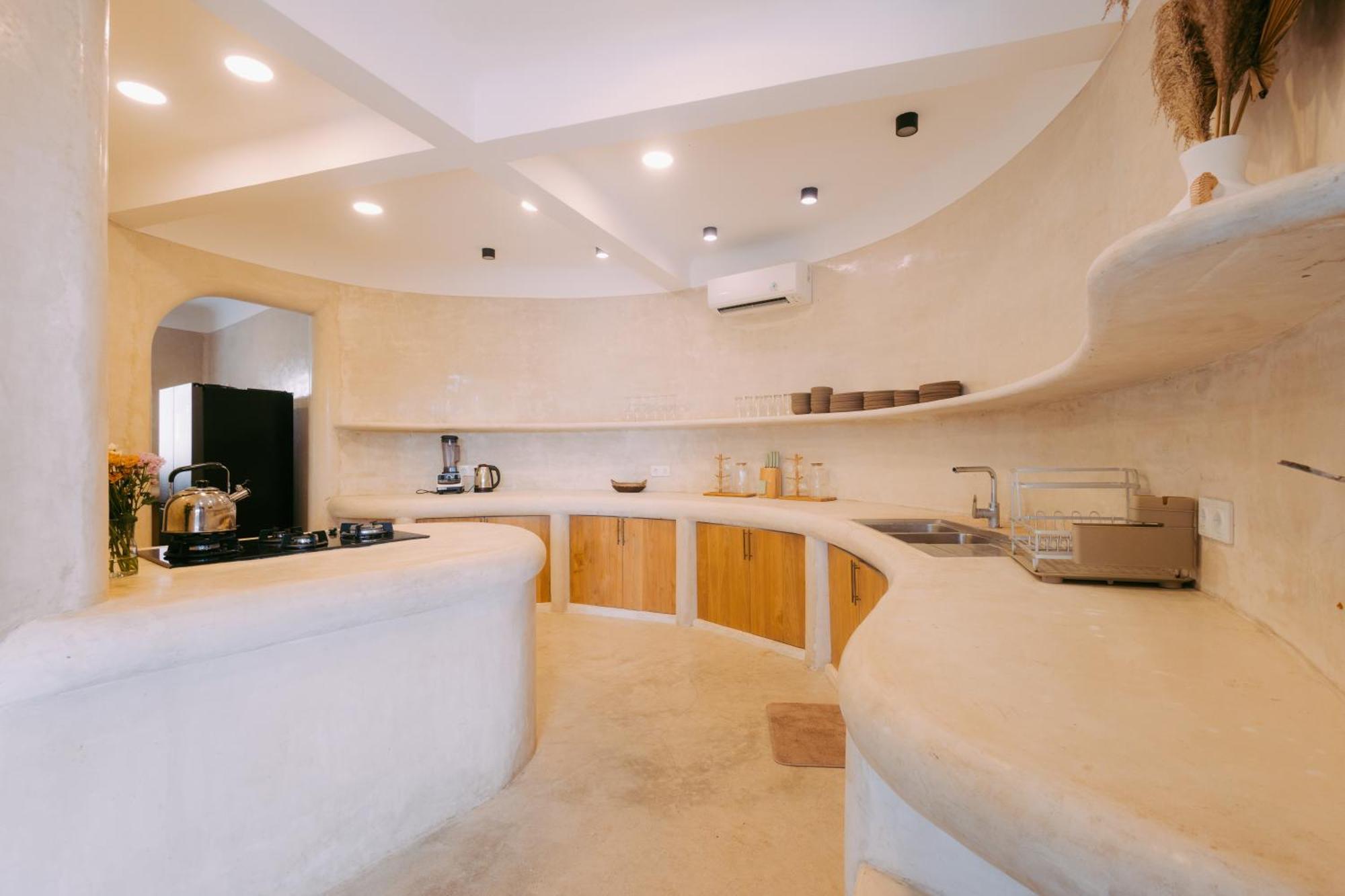 Hotel Nuanu & 4*