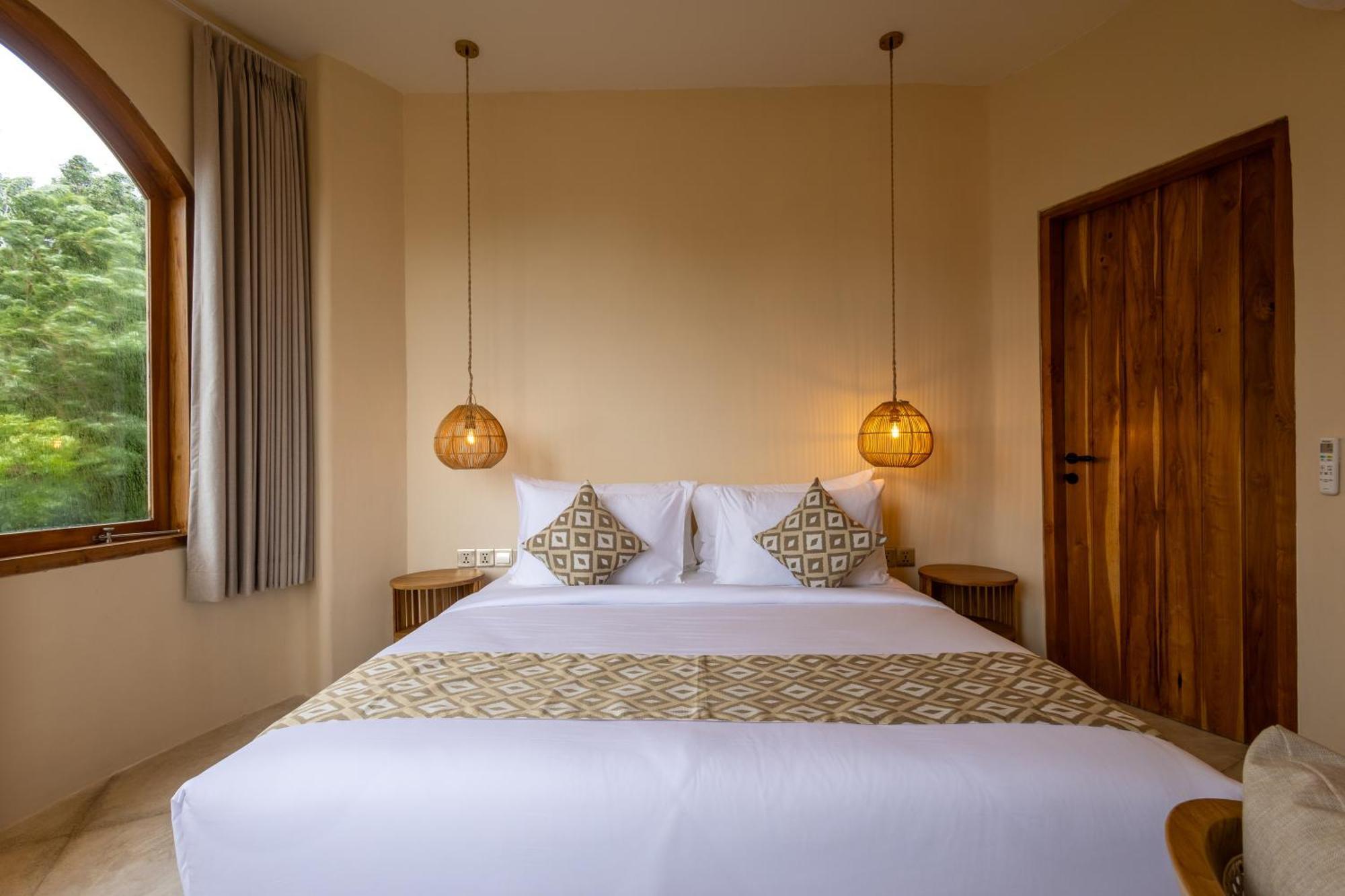 Nuanu & 4* Tanah Lot (Bali)