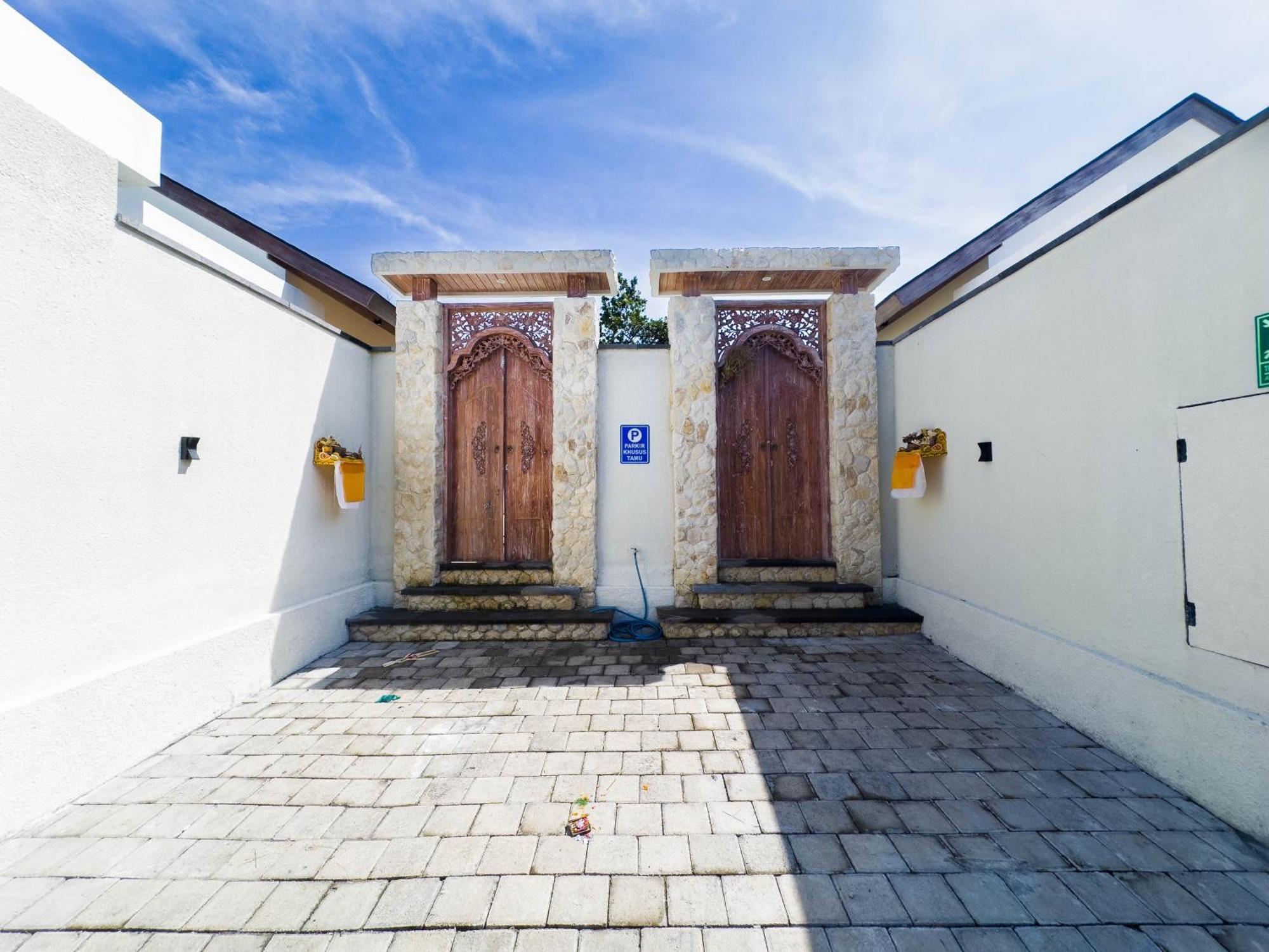 Waturenggong Villa