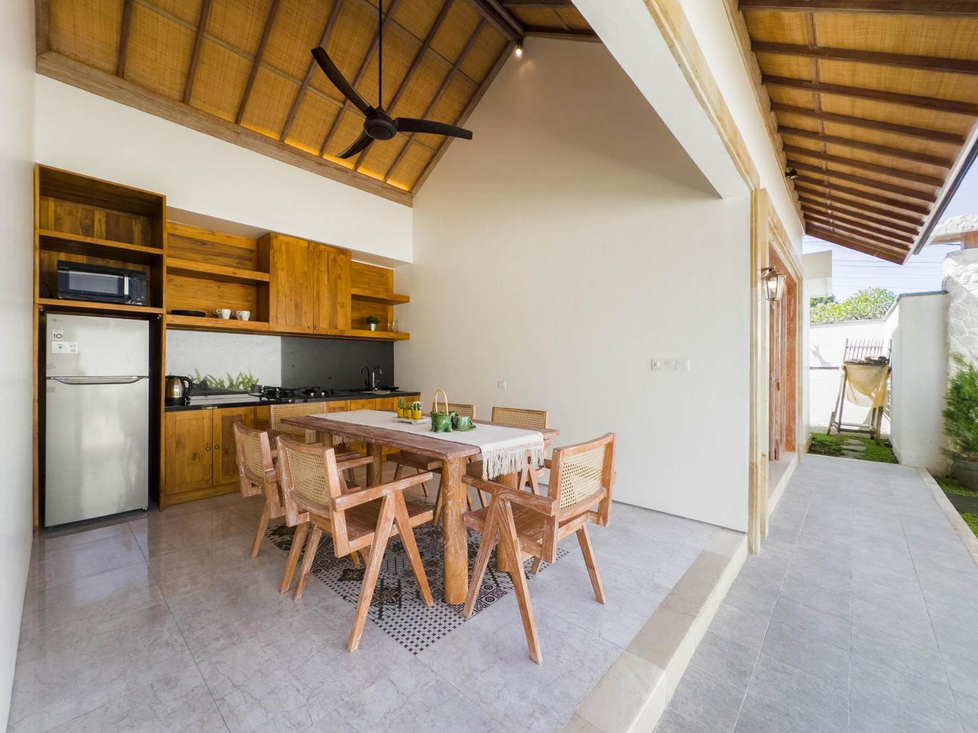 Villa Waturenggong *